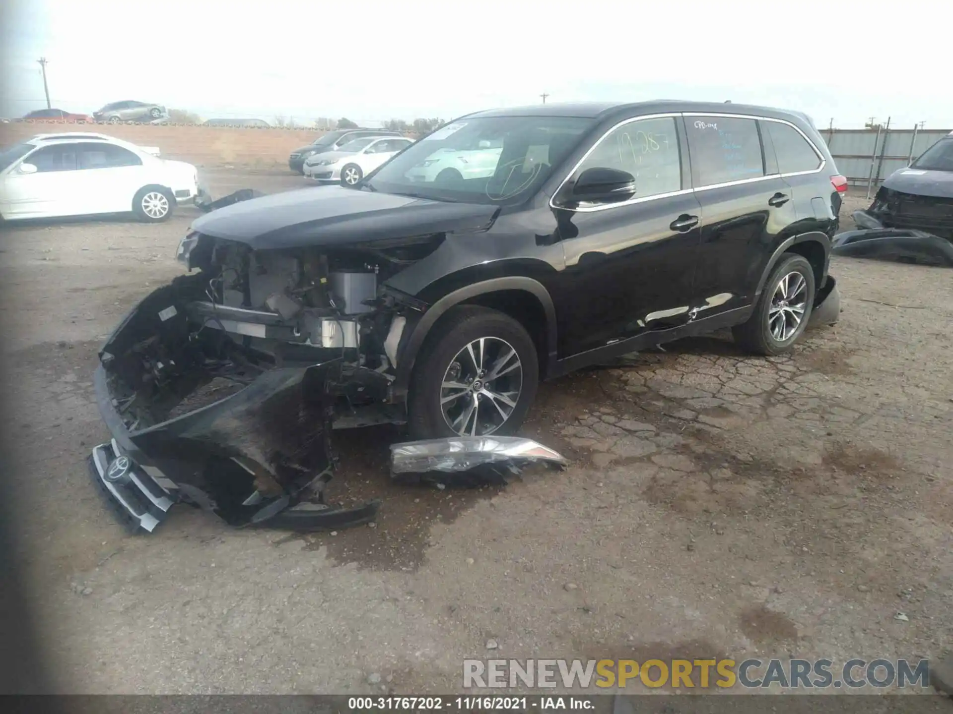 2 Photograph of a damaged car 5TDZZRFH5KS362775 TOYOTA HIGHLANDER 2019