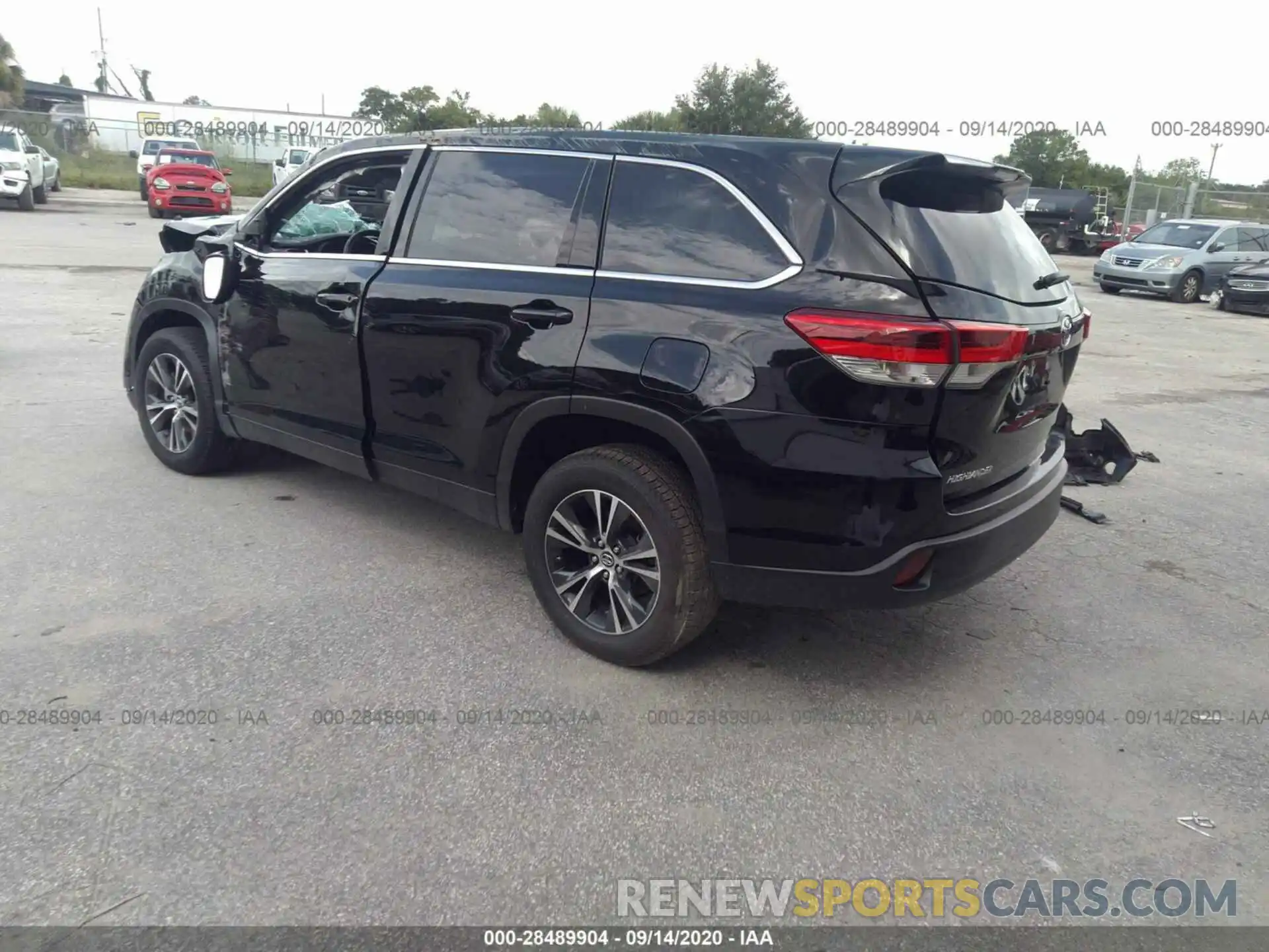 3 Photograph of a damaged car 5TDZZRFH5KS365711 TOYOTA HIGHLANDER 2019