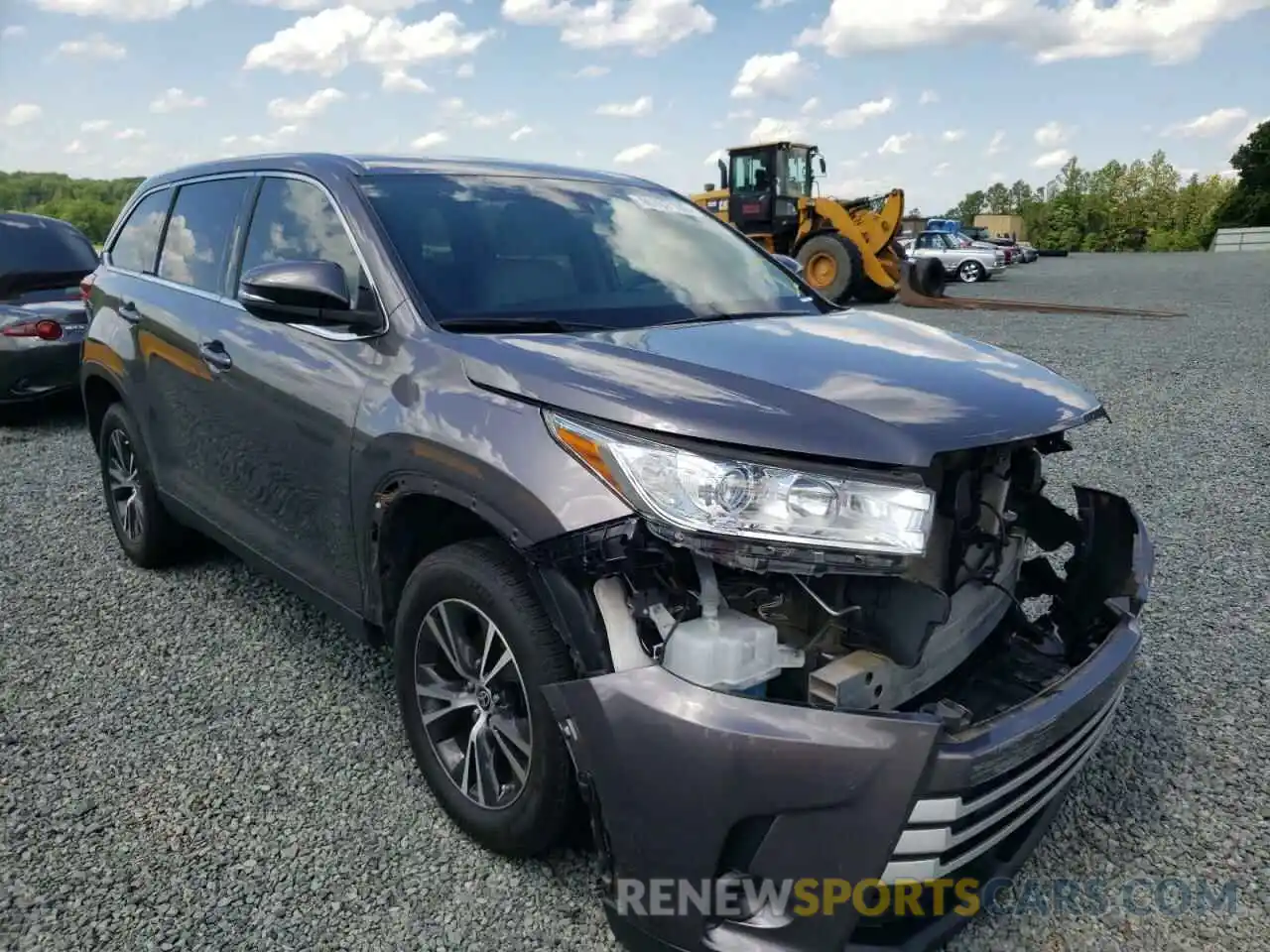 1 Photograph of a damaged car 5TDZZRFH5KS370147 TOYOTA HIGHLANDER 2019