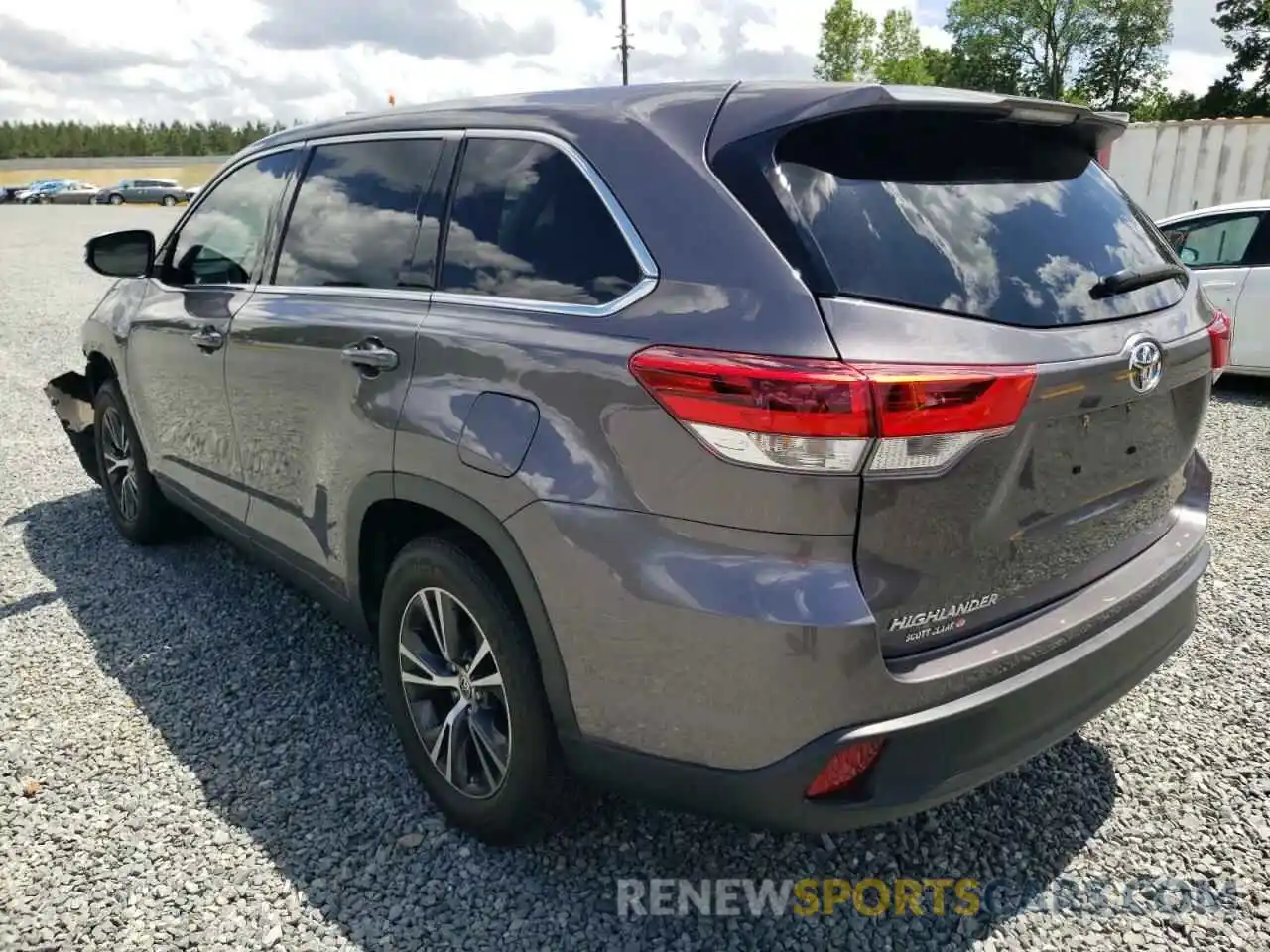 3 Photograph of a damaged car 5TDZZRFH5KS370147 TOYOTA HIGHLANDER 2019