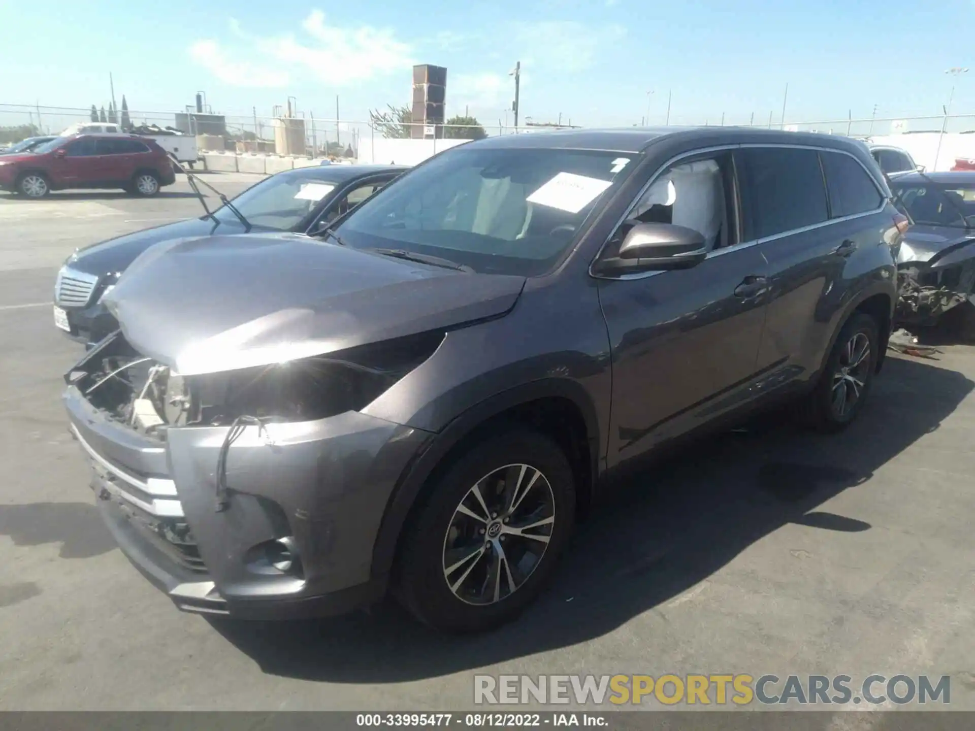 2 Фотография поврежденного автомобиля 5TDZZRFH6KS290081 TOYOTA HIGHLANDER 2019