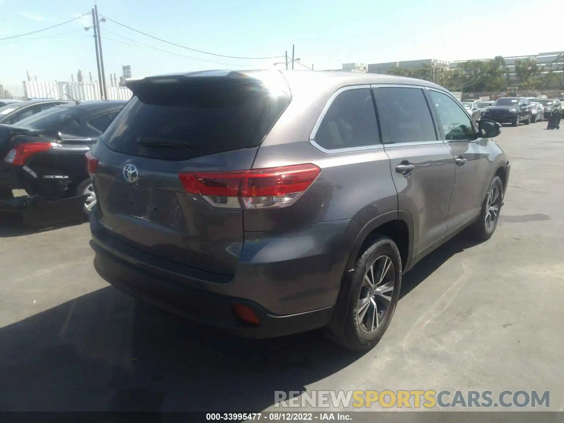 4 Фотография поврежденного автомобиля 5TDZZRFH6KS290081 TOYOTA HIGHLANDER 2019