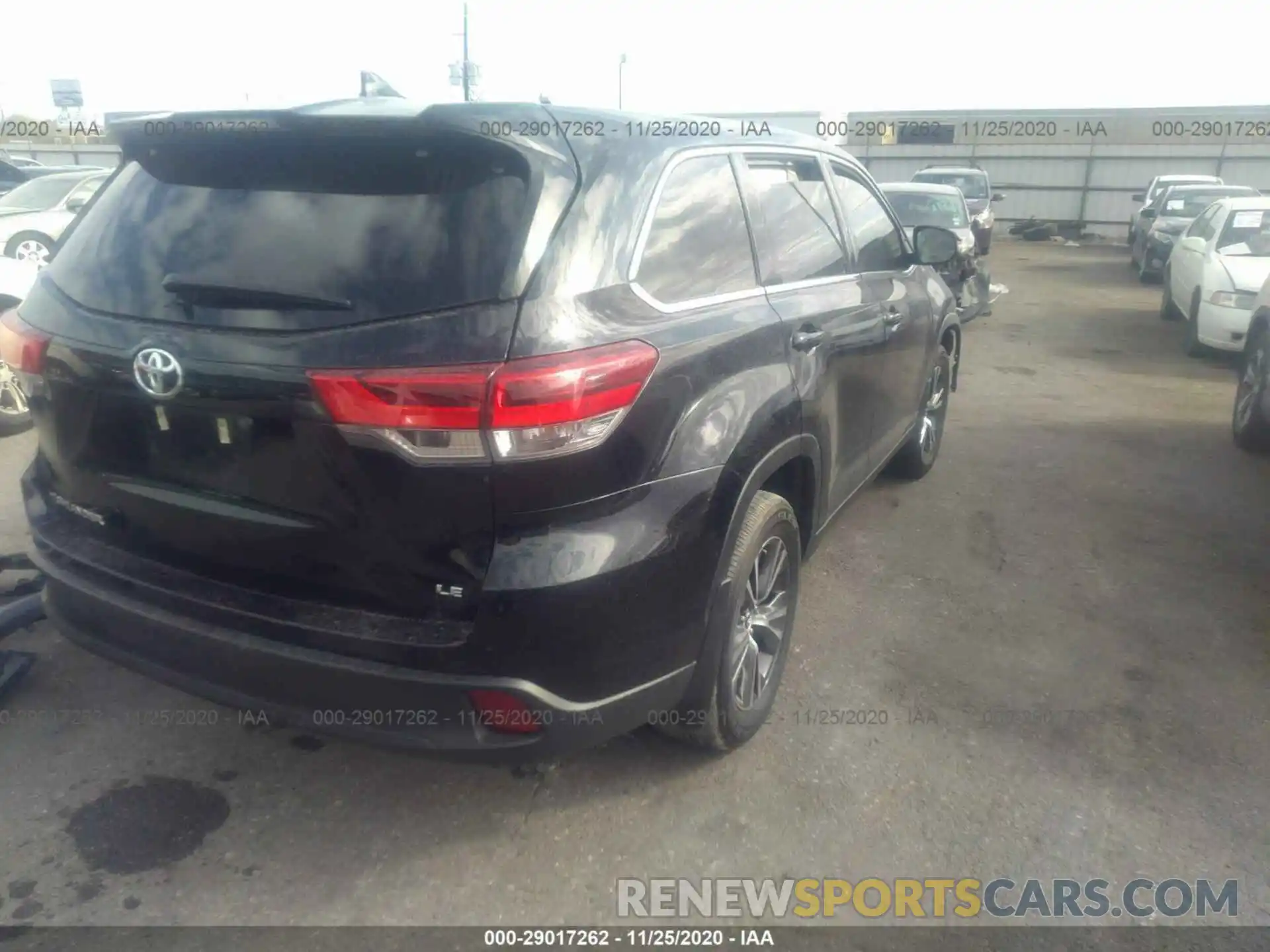 4 Photograph of a damaged car 5TDZZRFH6KS292767 TOYOTA HIGHLANDER 2019