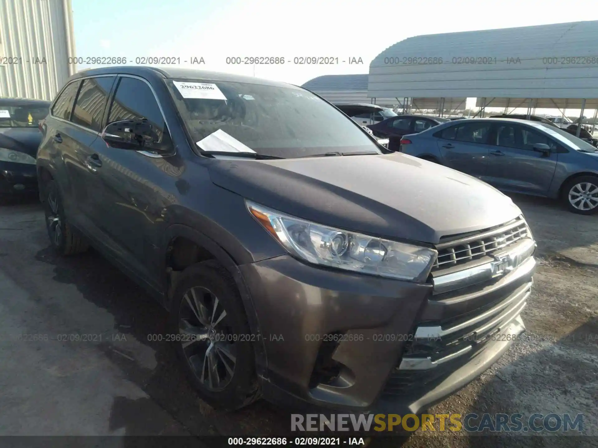 1 Photograph of a damaged car 5TDZZRFH6KS298343 TOYOTA HIGHLANDER 2019