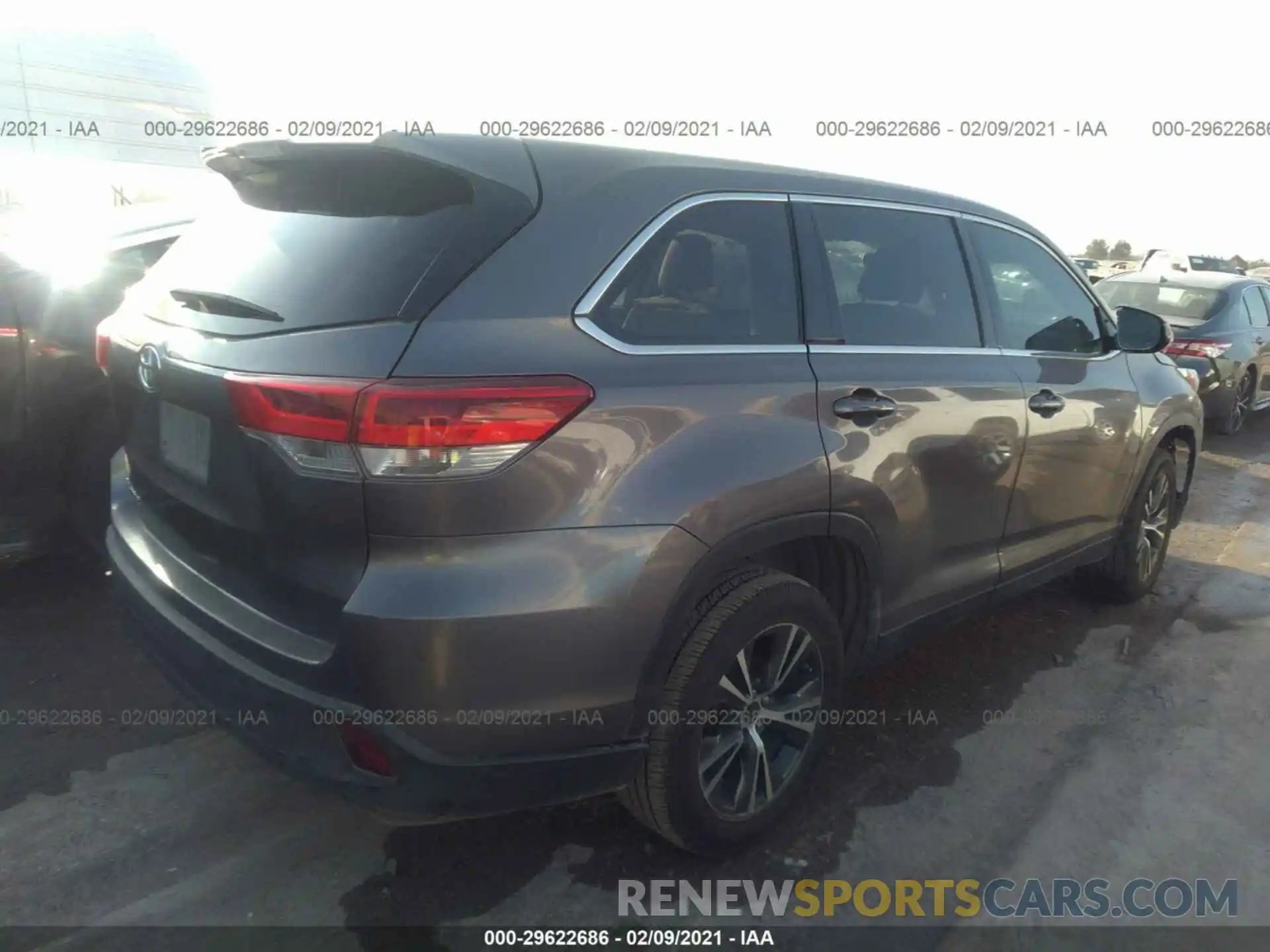 4 Фотография поврежденного автомобиля 5TDZZRFH6KS298343 TOYOTA HIGHLANDER 2019