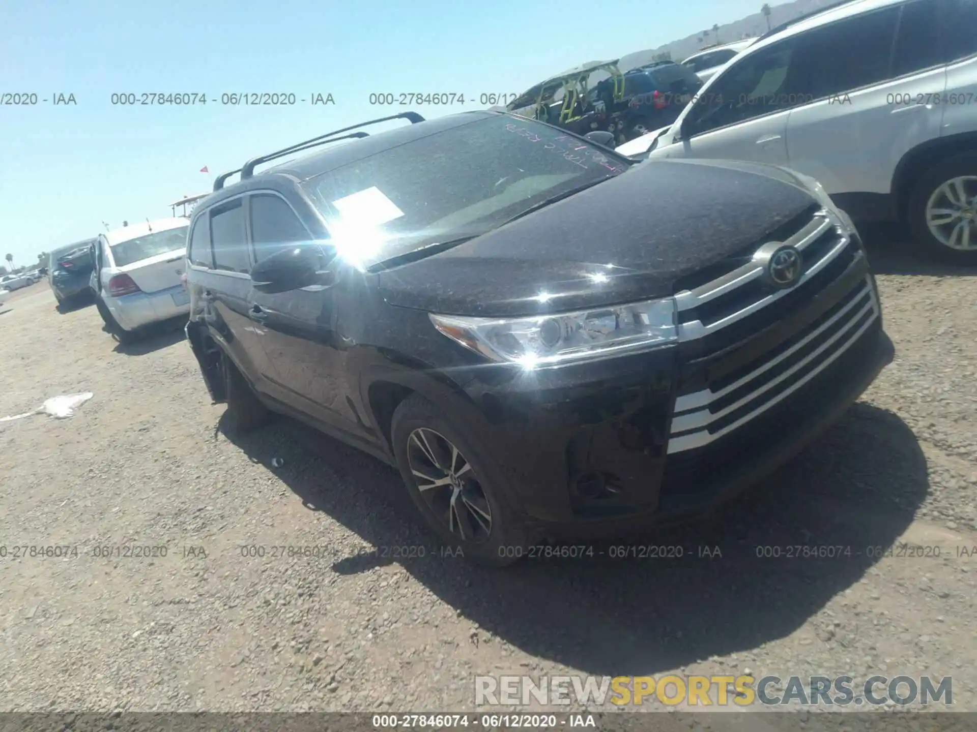 1 Photograph of a damaged car 5TDZZRFH6KS300124 TOYOTA HIGHLANDER 2019