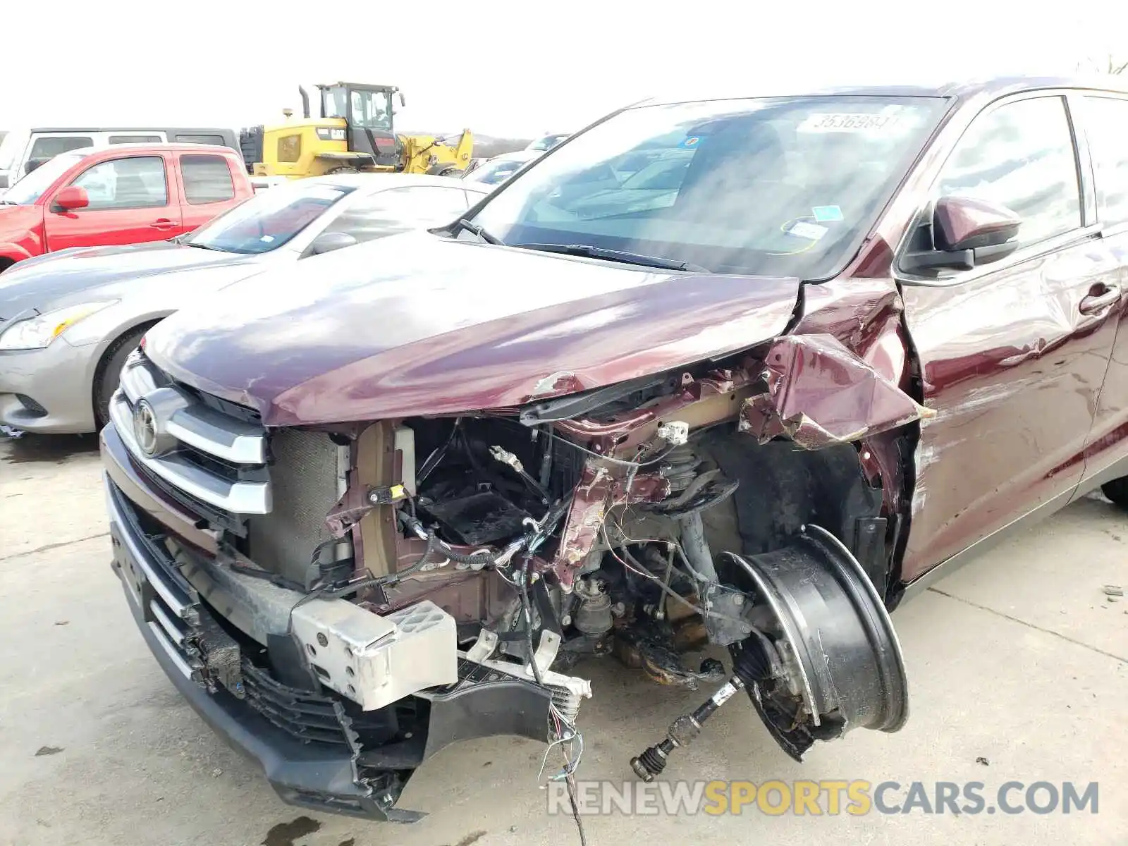 9 Photograph of a damaged car 5TDZZRFH6KS301077 TOYOTA HIGHLANDER 2019
