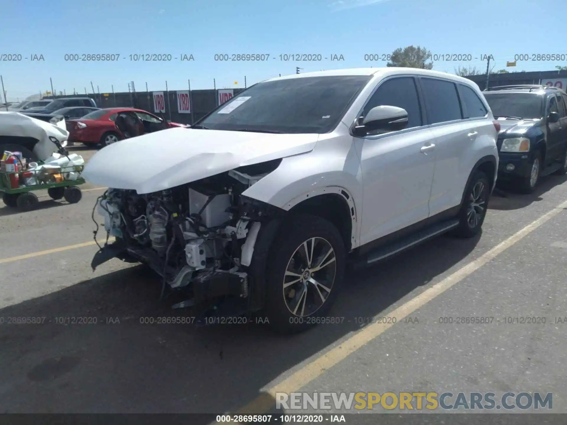 2 Photograph of a damaged car 5TDZZRFH6KS307008 TOYOTA HIGHLANDER 2019