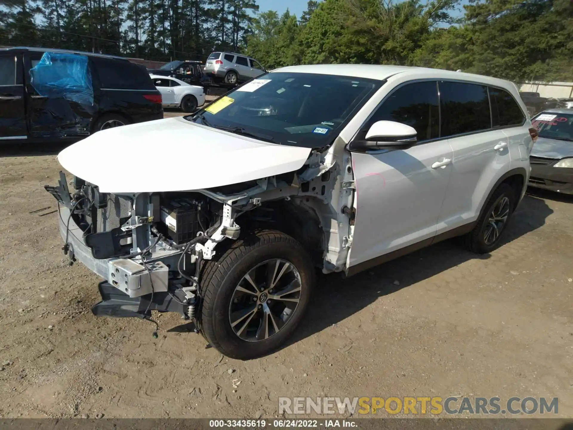 2 Photograph of a damaged car 5TDZZRFH6KS312158 TOYOTA HIGHLANDER 2019