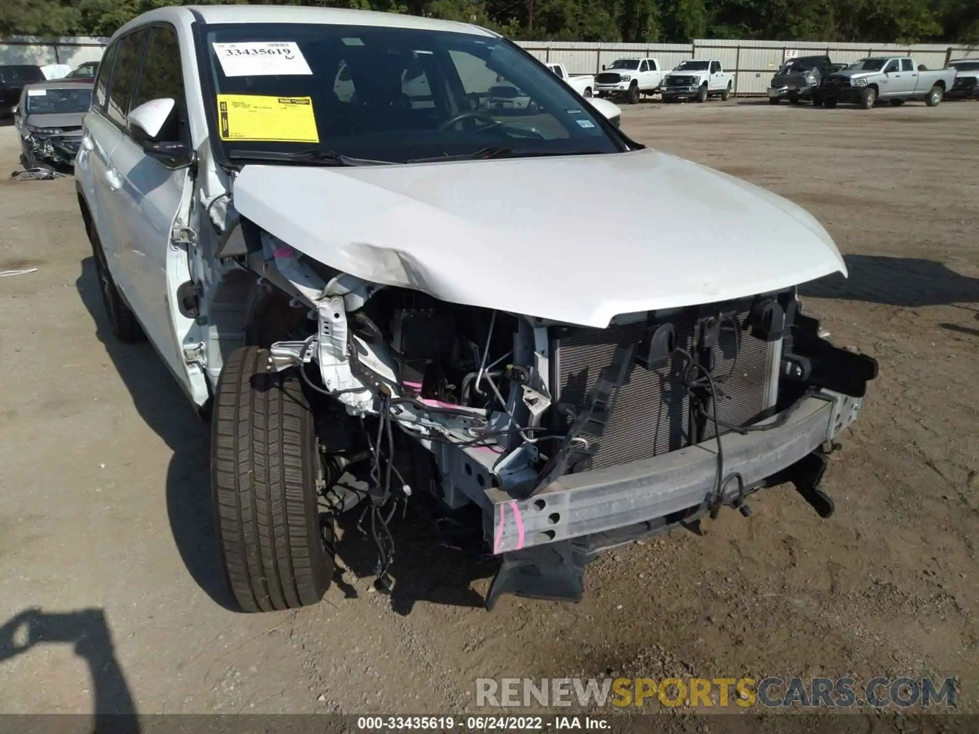 6 Photograph of a damaged car 5TDZZRFH6KS312158 TOYOTA HIGHLANDER 2019