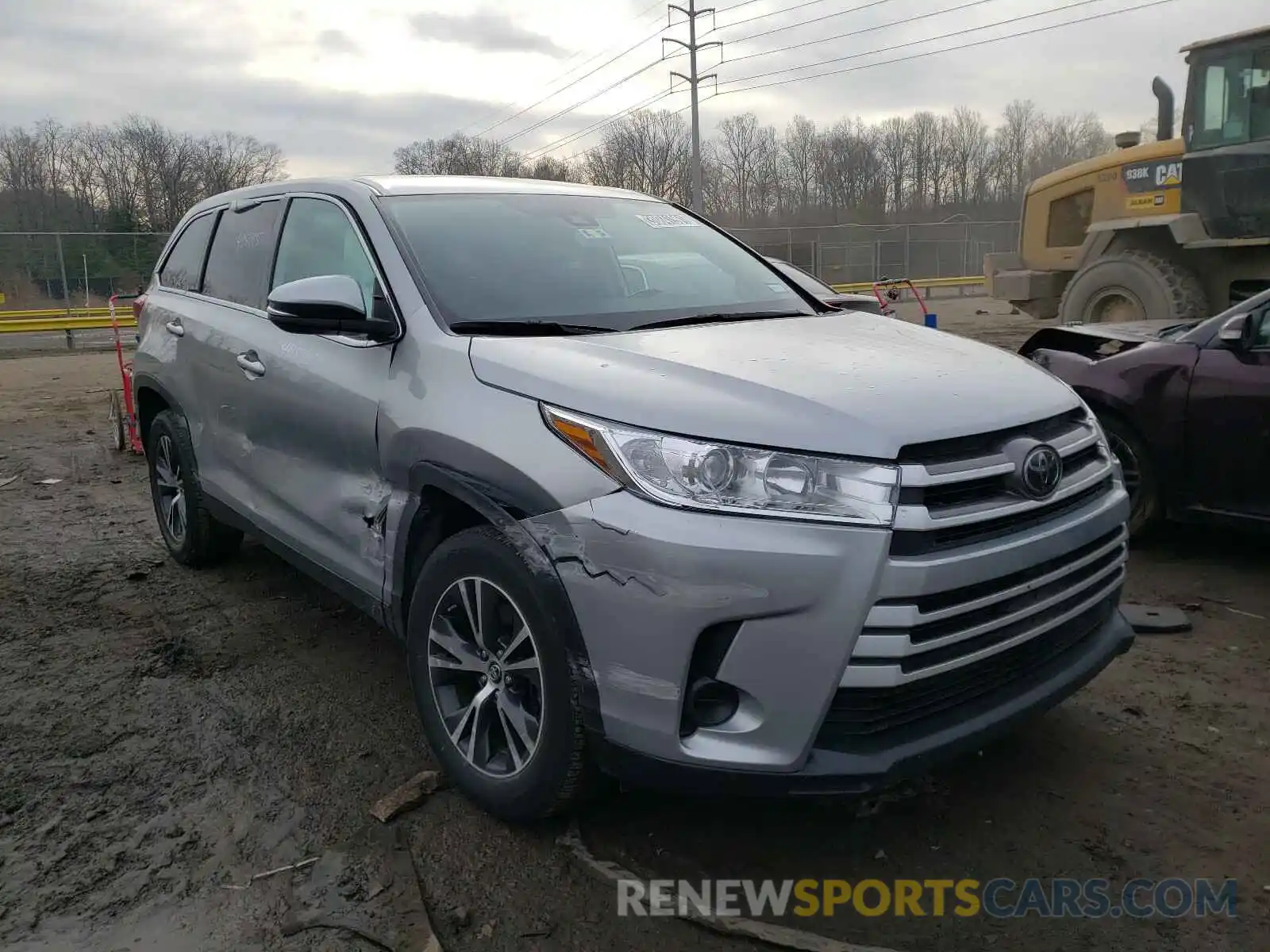 1 Photograph of a damaged car 5TDZZRFH6KS313696 TOYOTA HIGHLANDER 2019