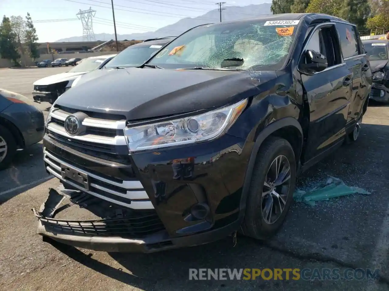 2 Photograph of a damaged car 5TDZZRFH6KS314637 TOYOTA HIGHLANDER 2019