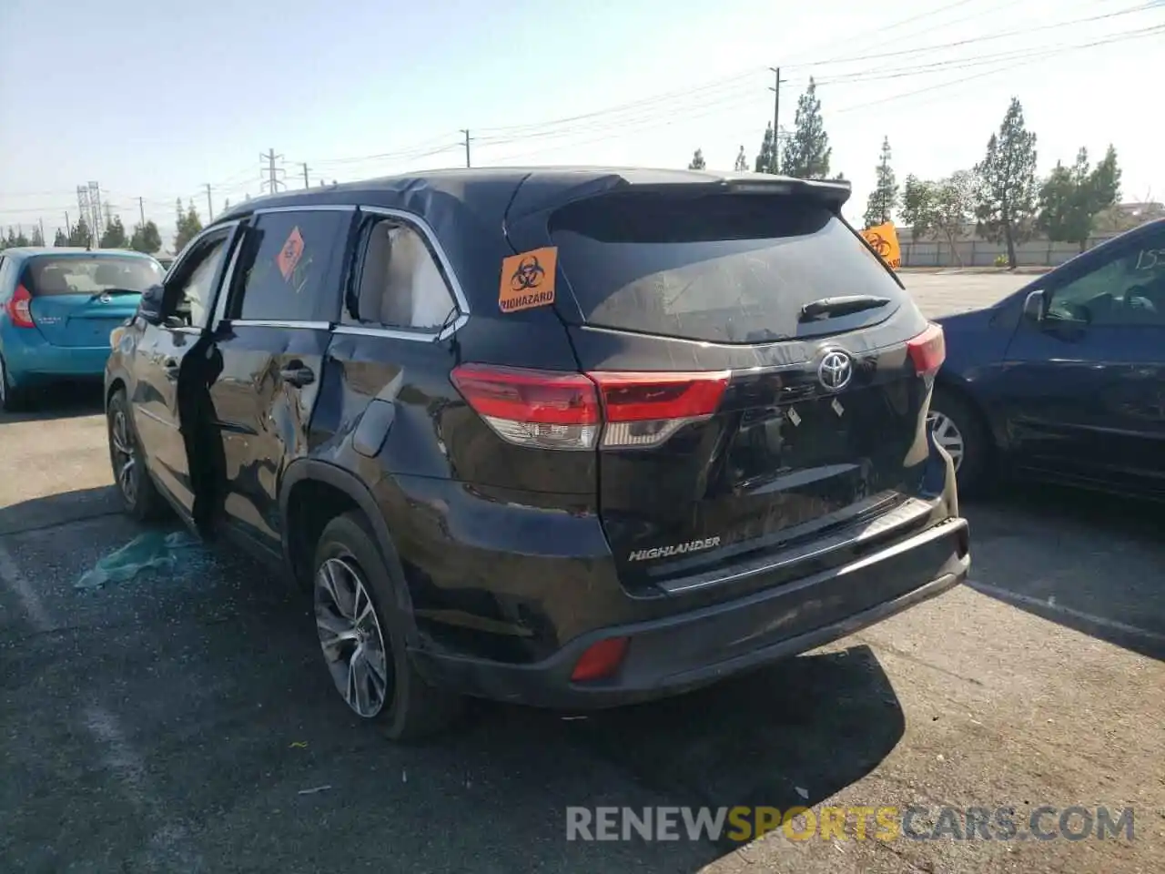 3 Photograph of a damaged car 5TDZZRFH6KS314637 TOYOTA HIGHLANDER 2019