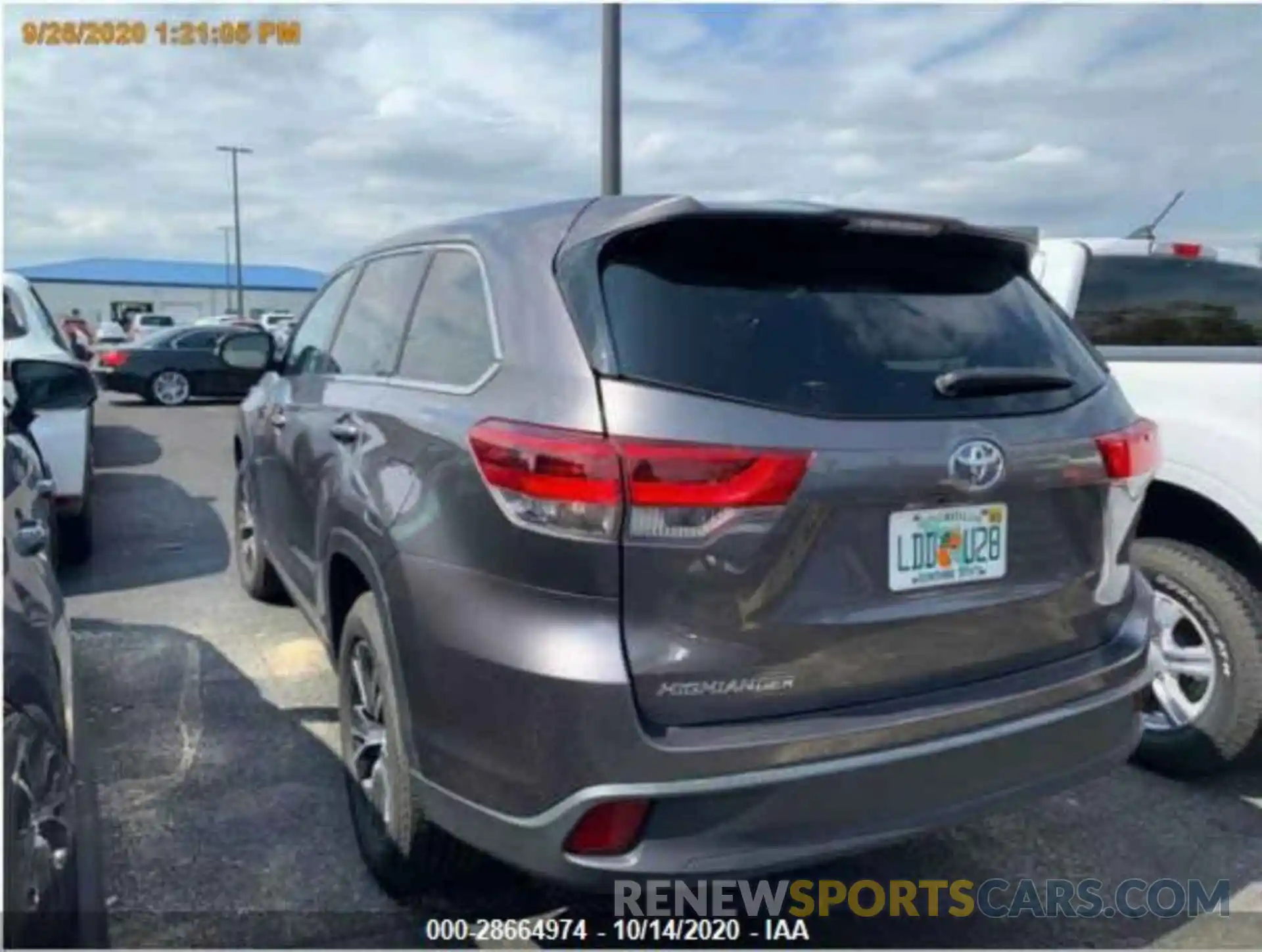 3 Photograph of a damaged car 5TDZZRFH6KS319711 TOYOTA HIGHLANDER 2019