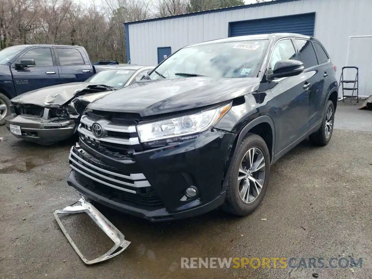 2 Photograph of a damaged car 5TDZZRFH6KS321488 TOYOTA HIGHLANDER 2019