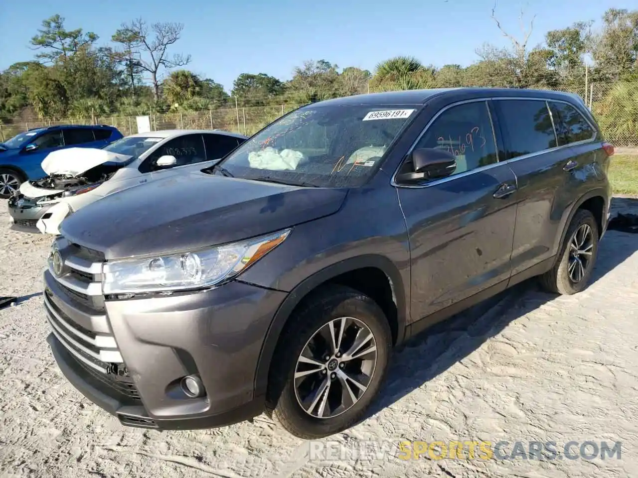 2 Фотография поврежденного автомобиля 5TDZZRFH6KS335259 TOYOTA HIGHLANDER 2019