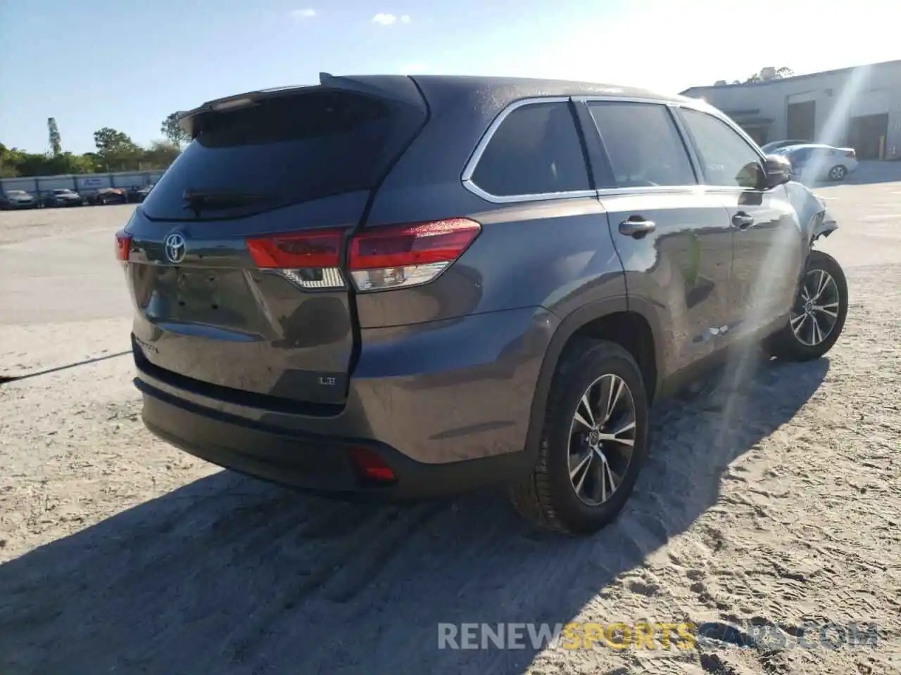 4 Фотография поврежденного автомобиля 5TDZZRFH6KS335259 TOYOTA HIGHLANDER 2019