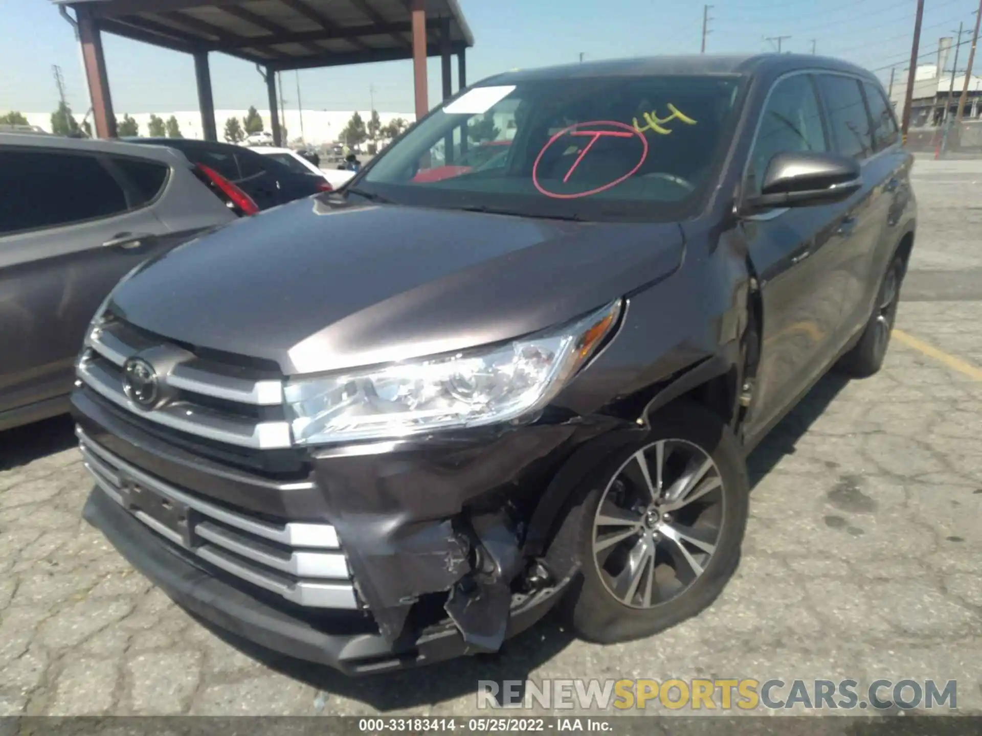 2 Photograph of a damaged car 5TDZZRFH6KS341823 TOYOTA HIGHLANDER 2019