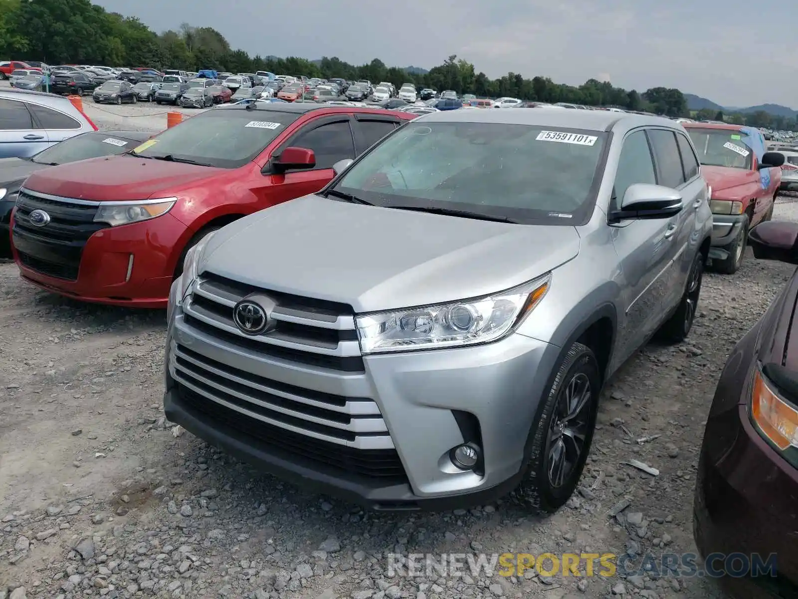 2 Photograph of a damaged car 5TDZZRFH6KS348111 TOYOTA HIGHLANDER 2019