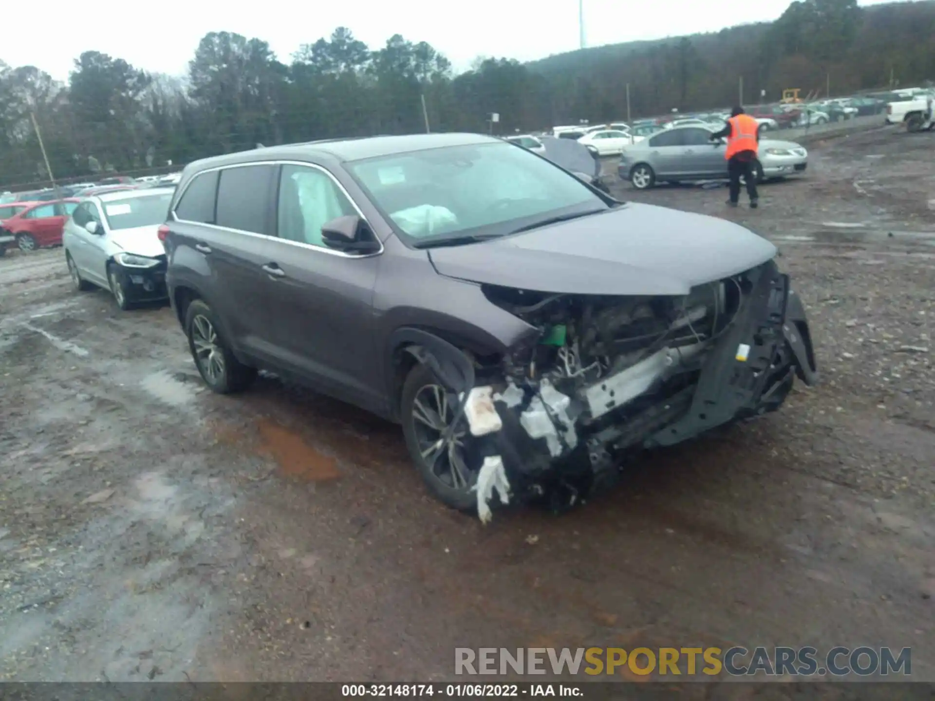 1 Photograph of a damaged car 5TDZZRFH6KS348612 TOYOTA HIGHLANDER 2019