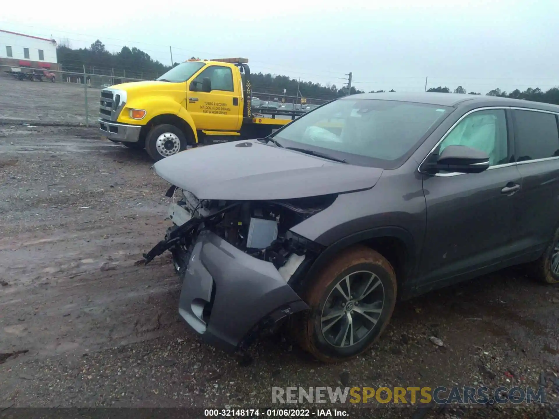 6 Photograph of a damaged car 5TDZZRFH6KS348612 TOYOTA HIGHLANDER 2019