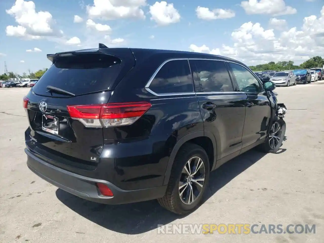 4 Photograph of a damaged car 5TDZZRFH6KS350960 TOYOTA HIGHLANDER 2019