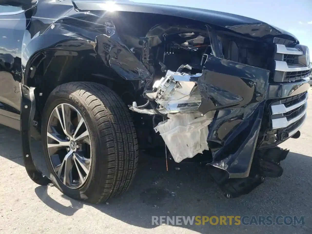 9 Photograph of a damaged car 5TDZZRFH6KS350960 TOYOTA HIGHLANDER 2019