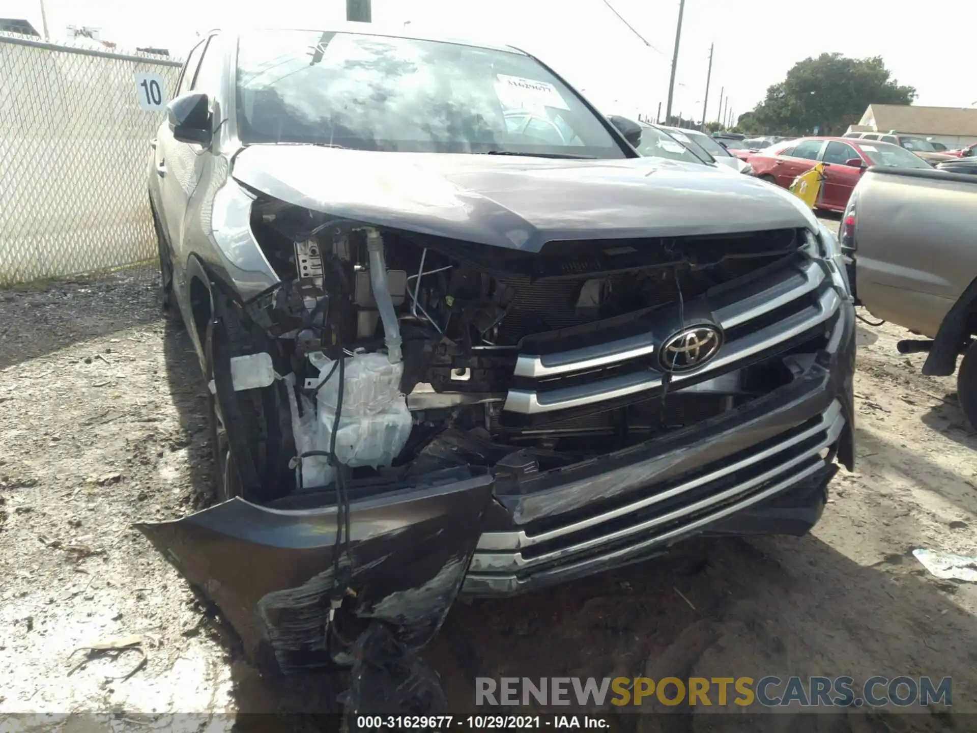 6 Photograph of a damaged car 5TDZZRFH6KS356726 TOYOTA HIGHLANDER 2019