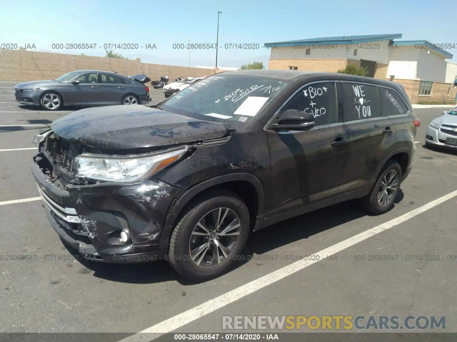 2 Photograph of a damaged car 5TDZZRFH6KS359688 TOYOTA HIGHLANDER 2019