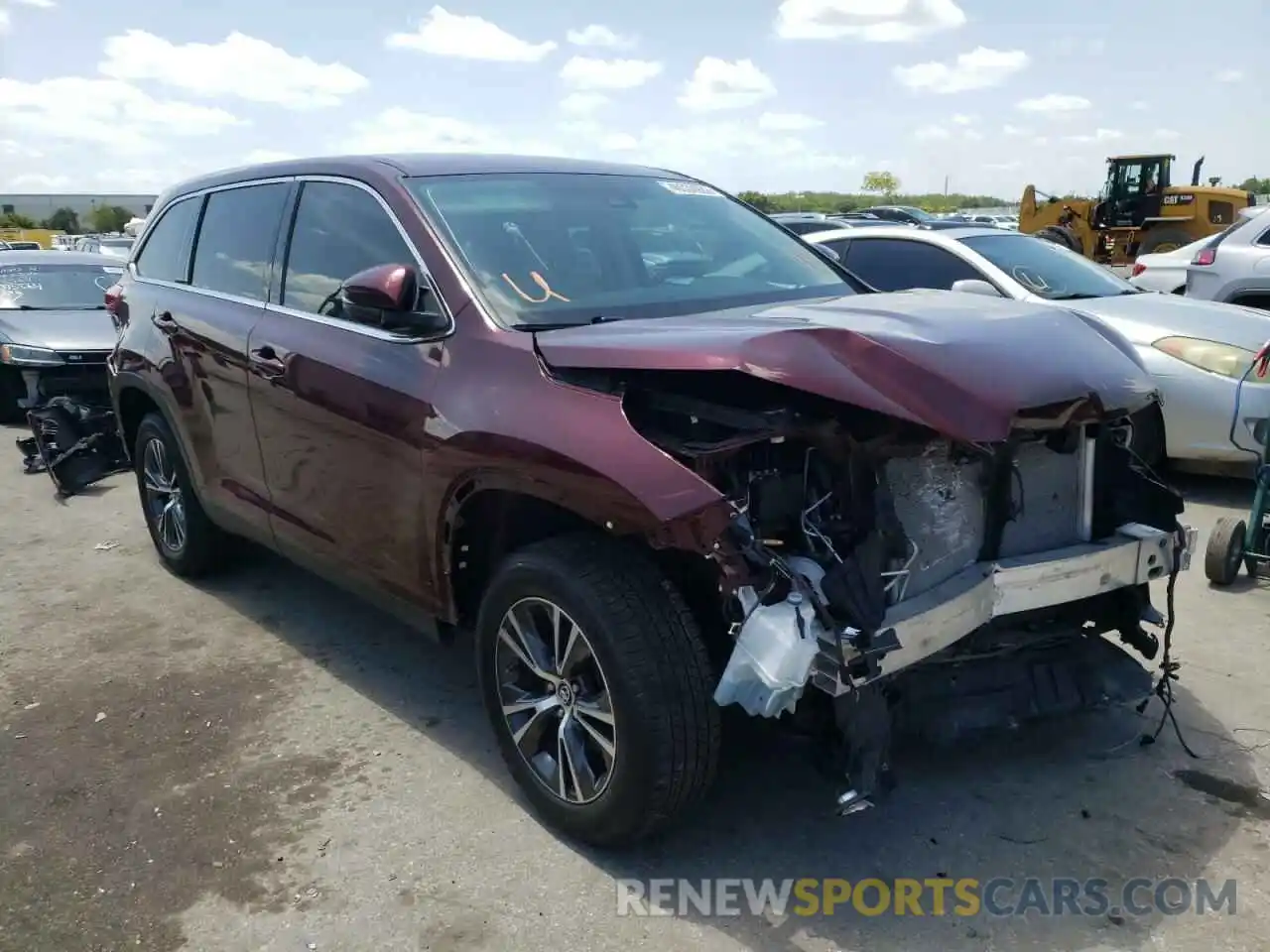 1 Photograph of a damaged car 5TDZZRFH6KS360811 TOYOTA HIGHLANDER 2019