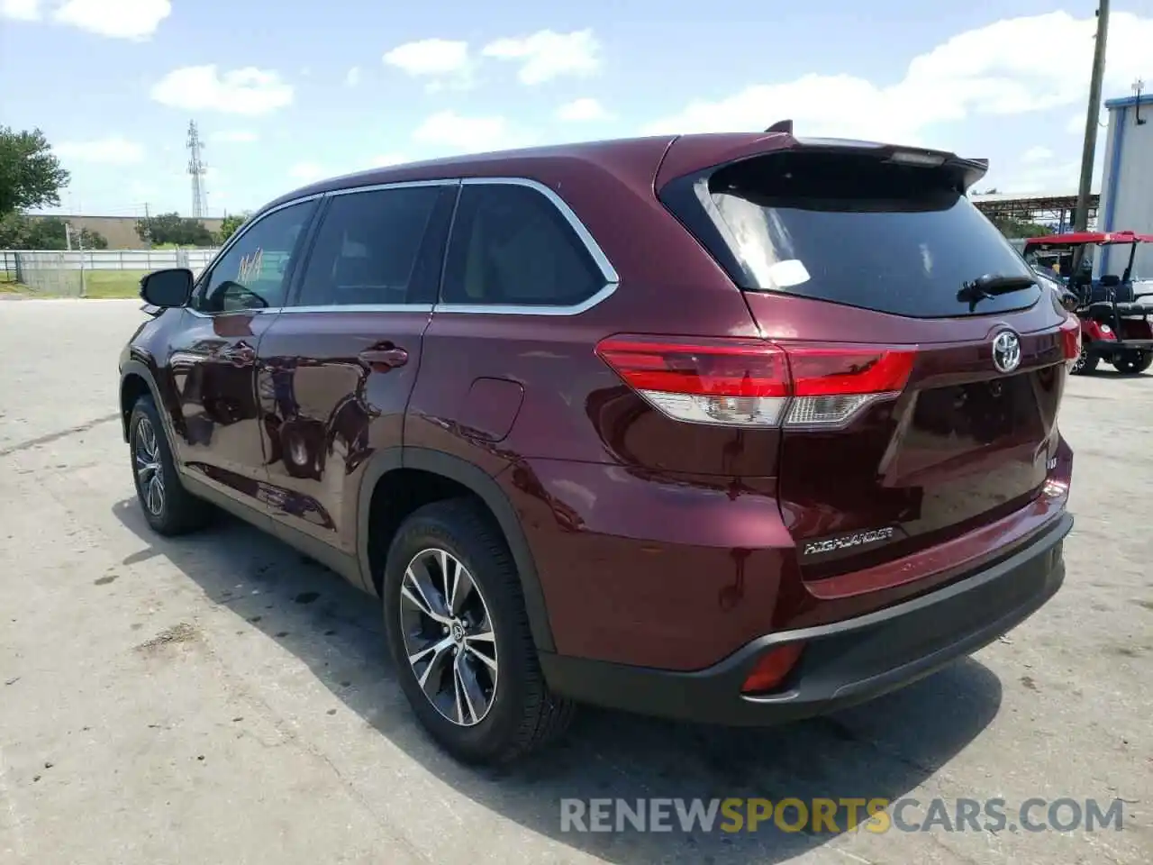 3 Photograph of a damaged car 5TDZZRFH6KS360811 TOYOTA HIGHLANDER 2019