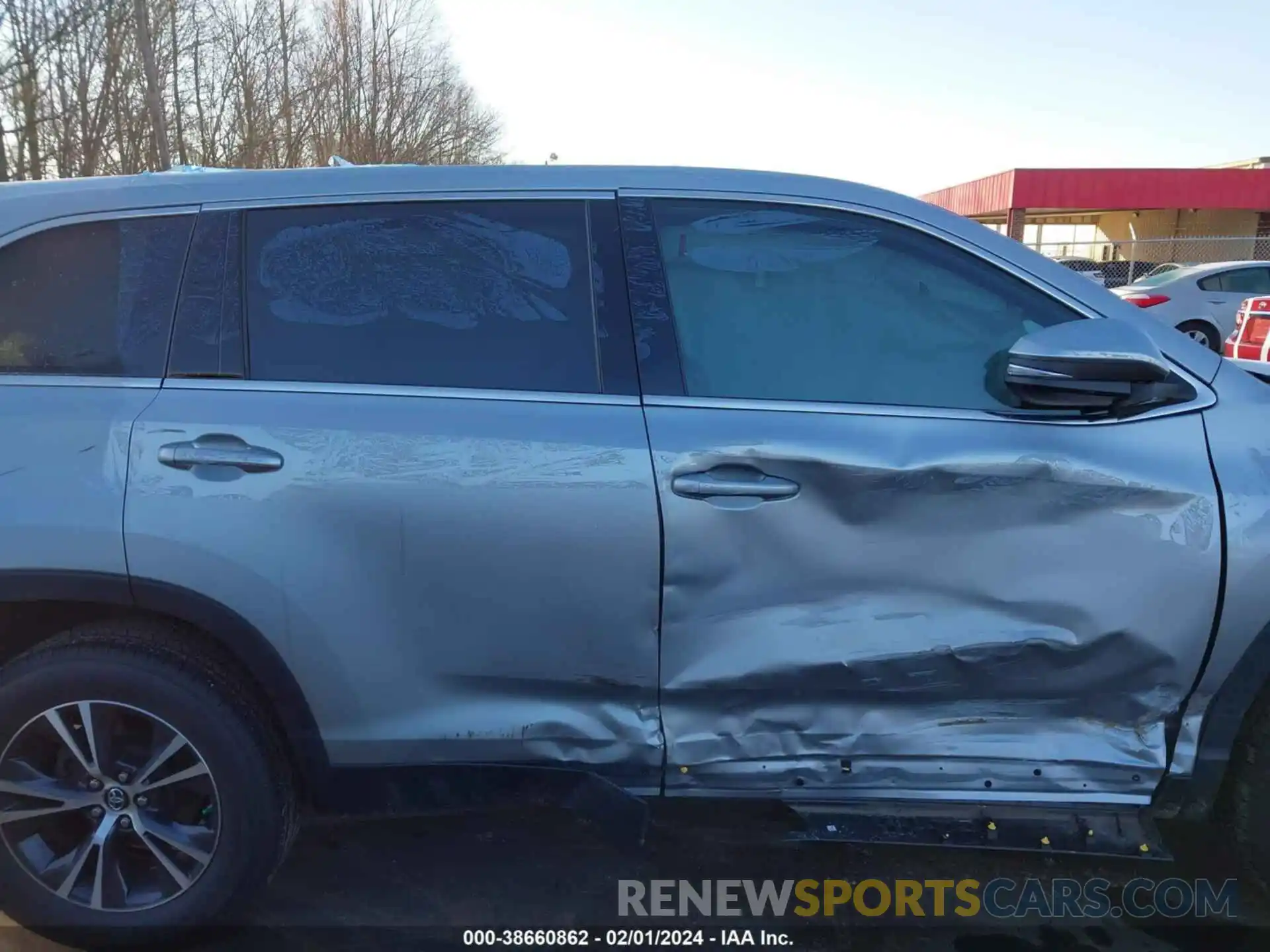 13 Photograph of a damaged car 5TDZZRFH6KS363935 TOYOTA HIGHLANDER 2019