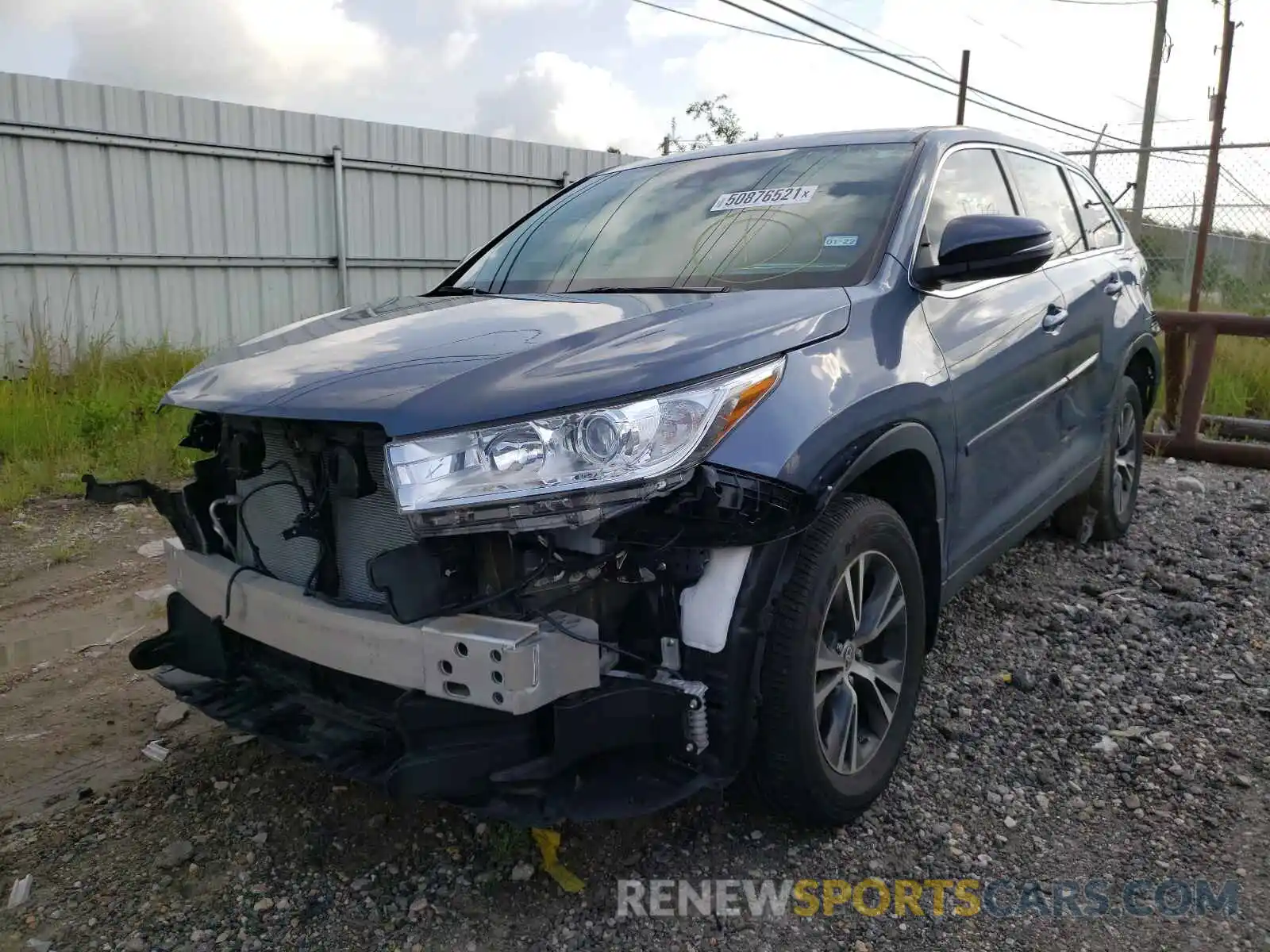 2 Photograph of a damaged car 5TDZZRFH6KS368455 TOYOTA HIGHLANDER 2019