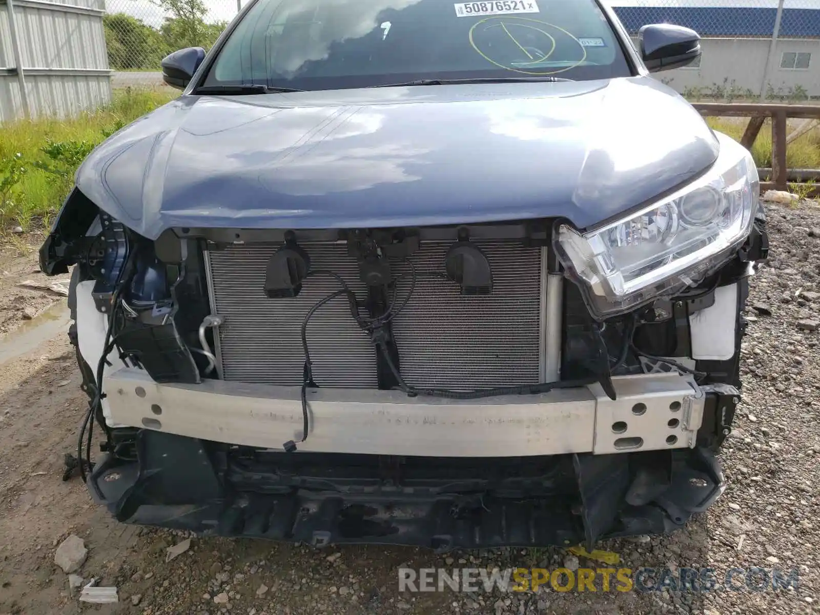 9 Photograph of a damaged car 5TDZZRFH6KS368455 TOYOTA HIGHLANDER 2019