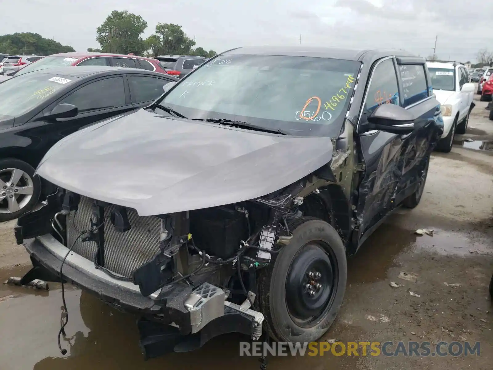 2 Photograph of a damaged car 5TDZZRFH7KS290560 TOYOTA HIGHLANDER 2019