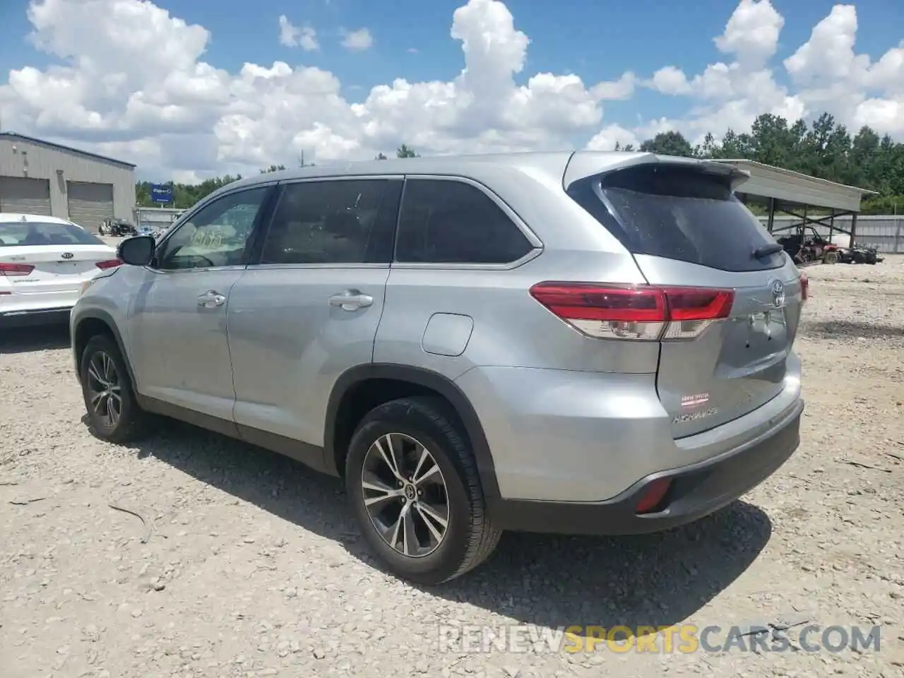 3 Photograph of a damaged car 5TDZZRFH7KS290817 TOYOTA HIGHLANDER 2019