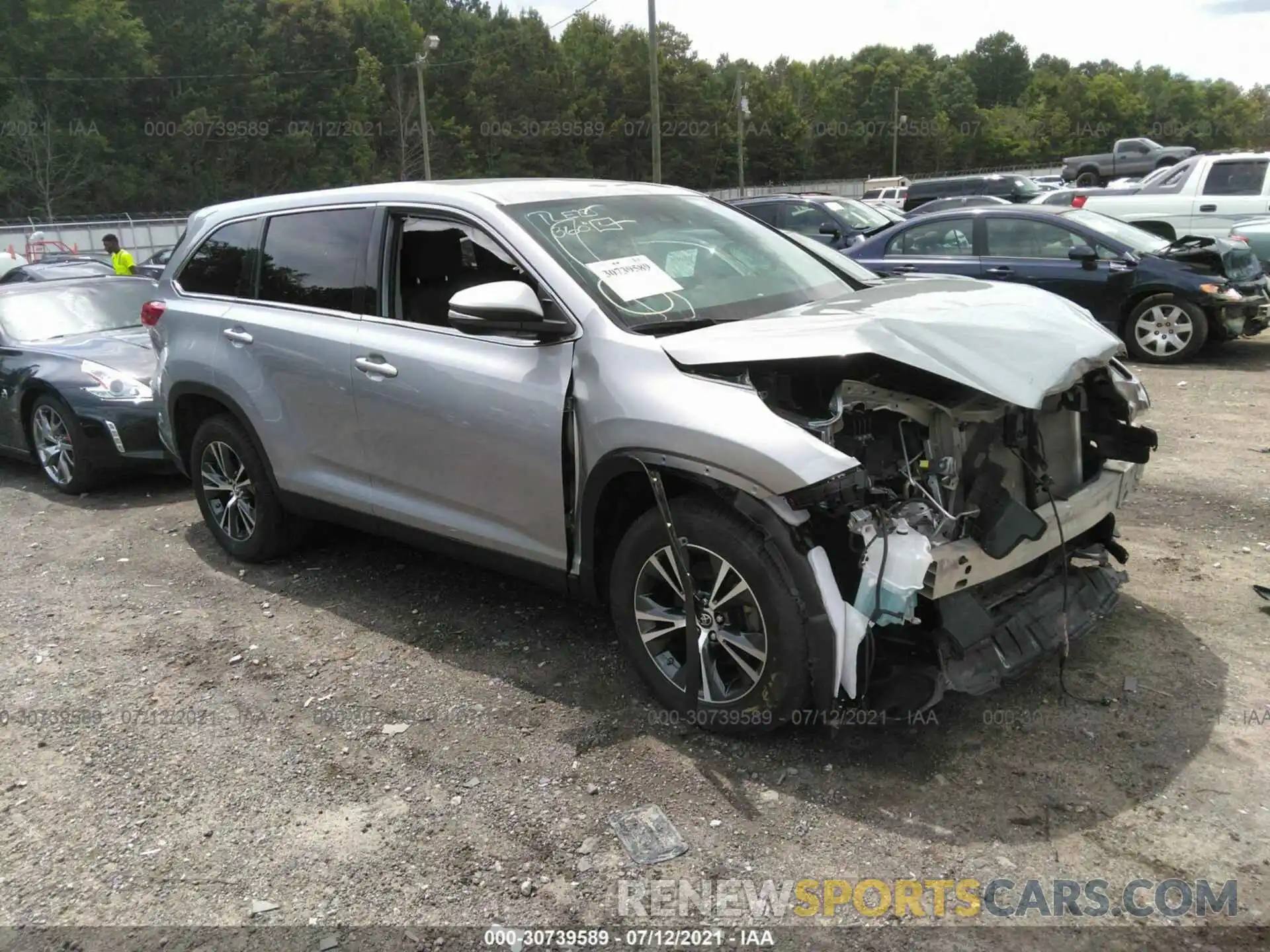 1 Photograph of a damaged car 5TDZZRFH7KS290963 TOYOTA HIGHLANDER 2019