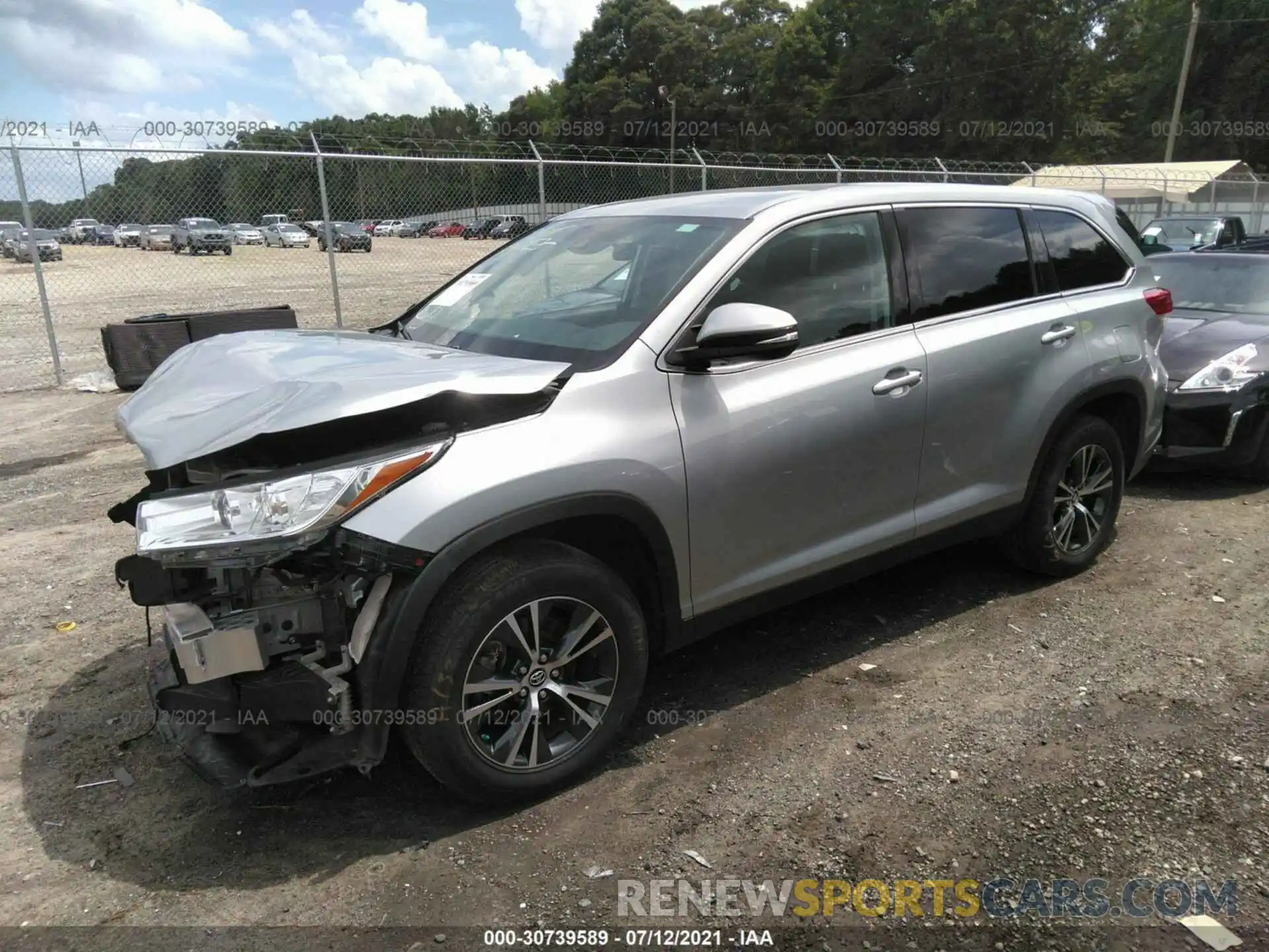 2 Photograph of a damaged car 5TDZZRFH7KS290963 TOYOTA HIGHLANDER 2019