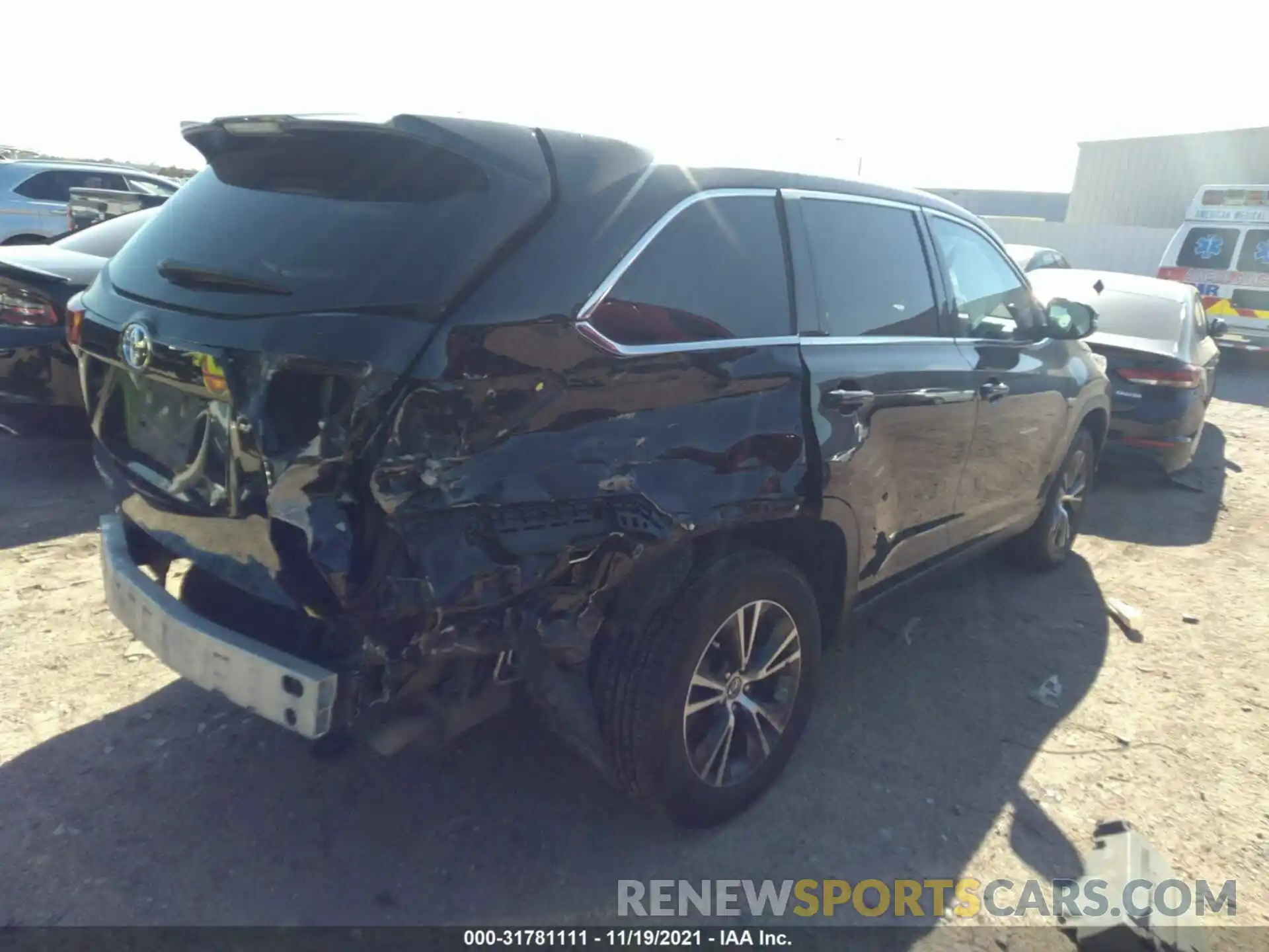 4 Photograph of a damaged car 5TDZZRFH7KS292227 TOYOTA HIGHLANDER 2019