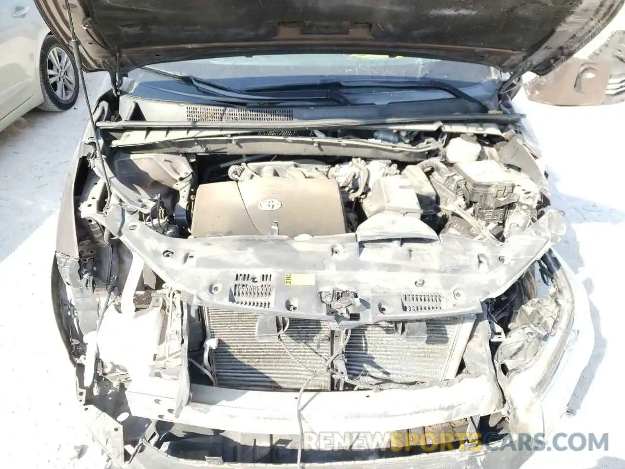 7 Photograph of a damaged car 5TDZZRFH7KS293247 TOYOTA HIGHLANDER 2019