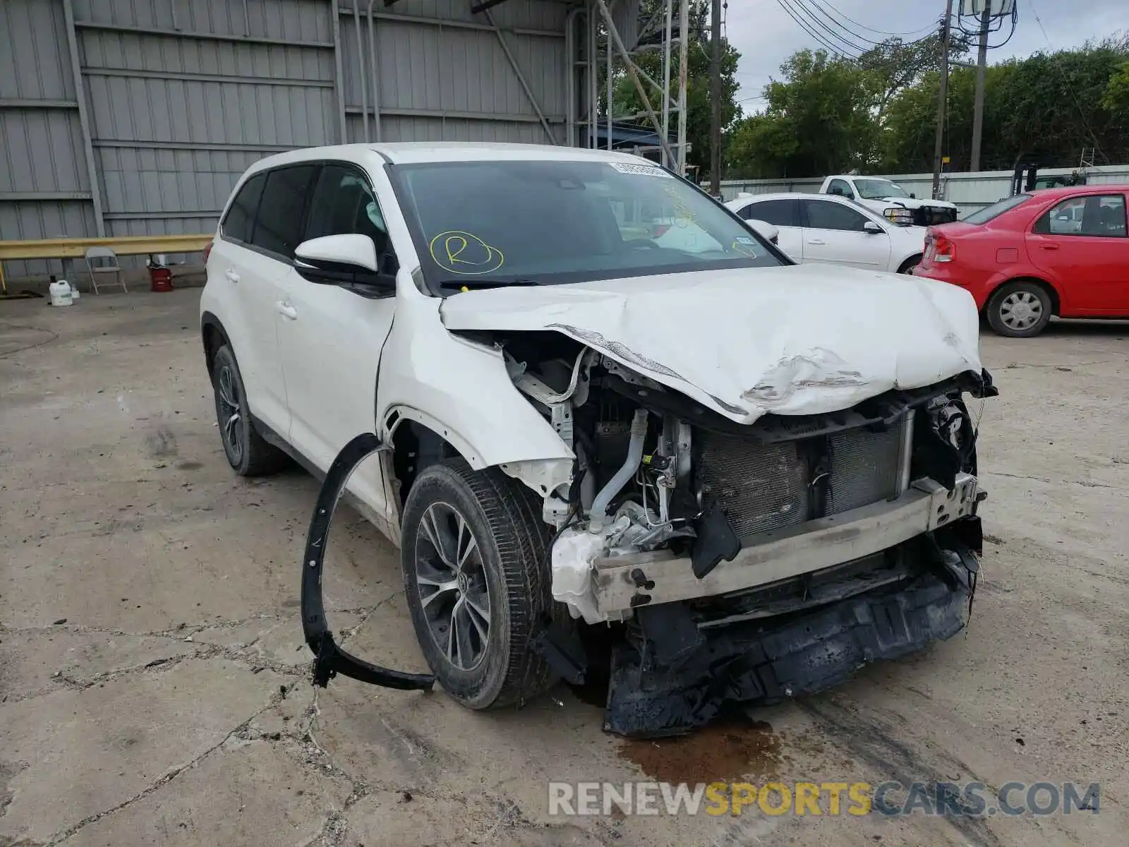 1 Photograph of a damaged car 5TDZZRFH7KS293474 TOYOTA HIGHLANDER 2019