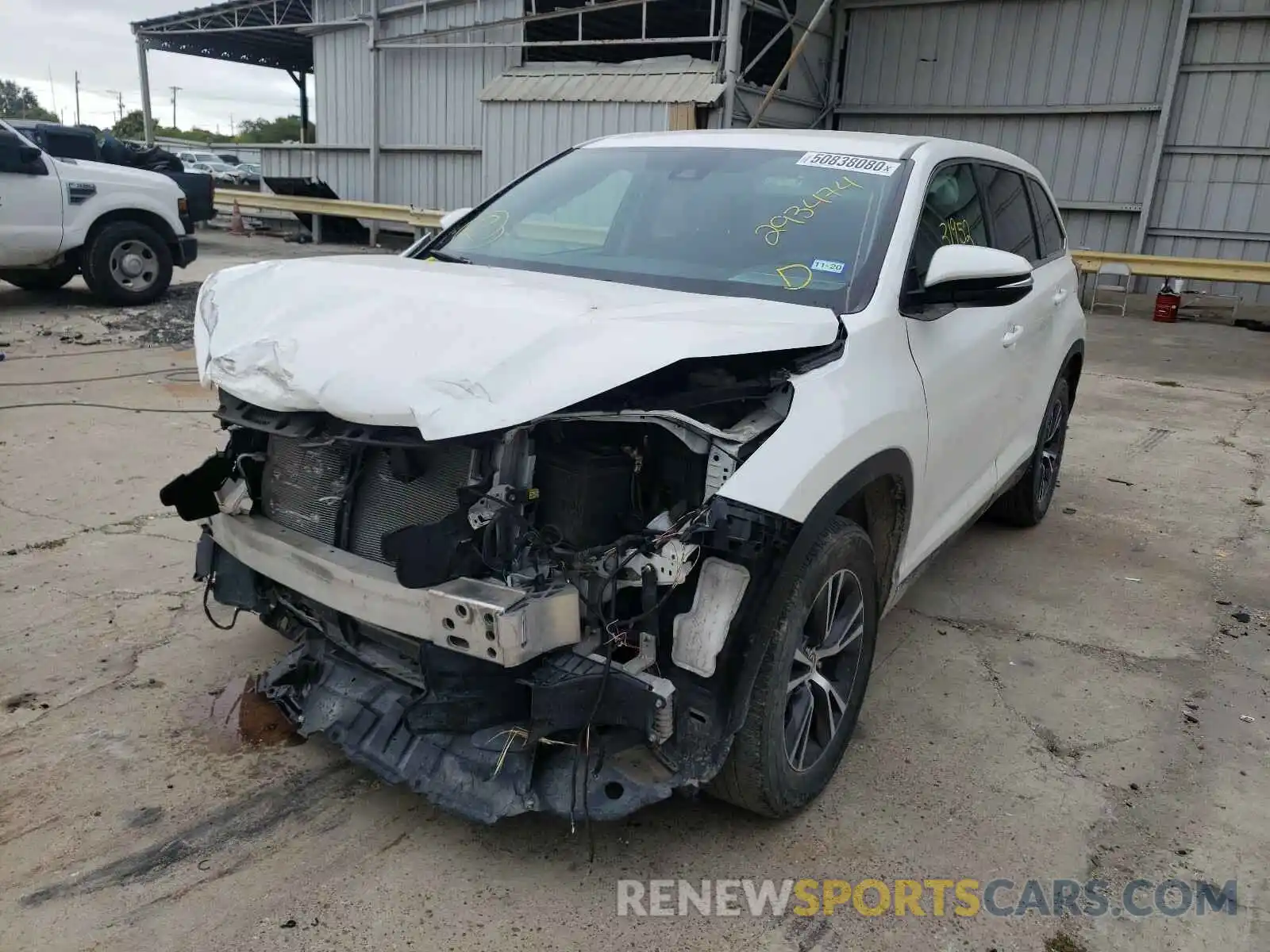 2 Photograph of a damaged car 5TDZZRFH7KS293474 TOYOTA HIGHLANDER 2019