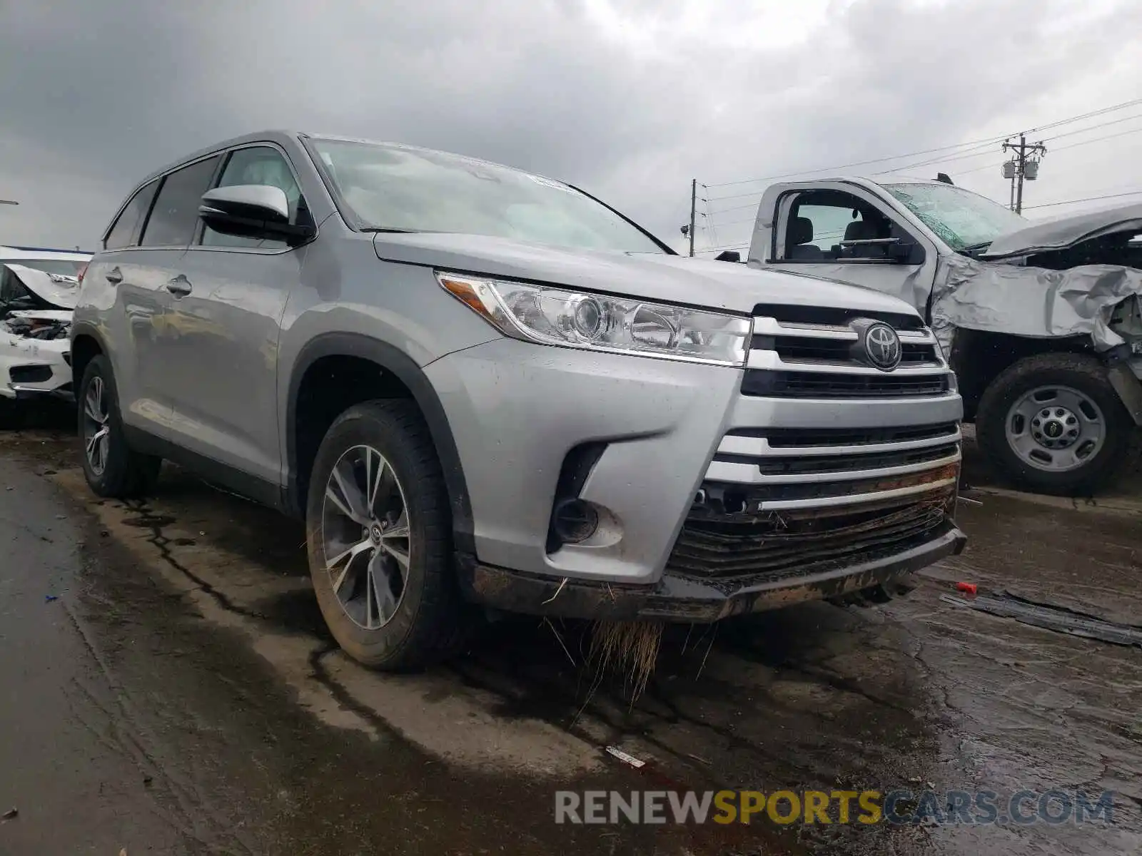 1 Photograph of a damaged car 5TDZZRFH7KS298285 TOYOTA HIGHLANDER 2019