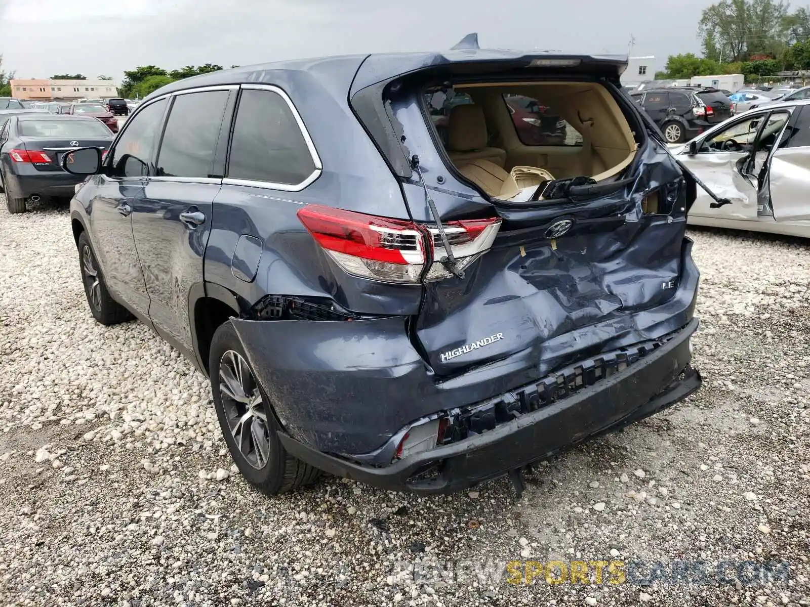 3 Фотография поврежденного автомобиля 5TDZZRFH7KS301119 TOYOTA HIGHLANDER 2019