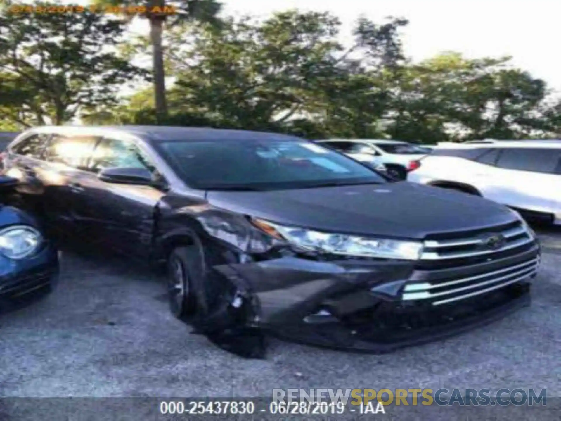 1 Photograph of a damaged car 5TDZZRFH7KS304747 TOYOTA HIGHLANDER 2019