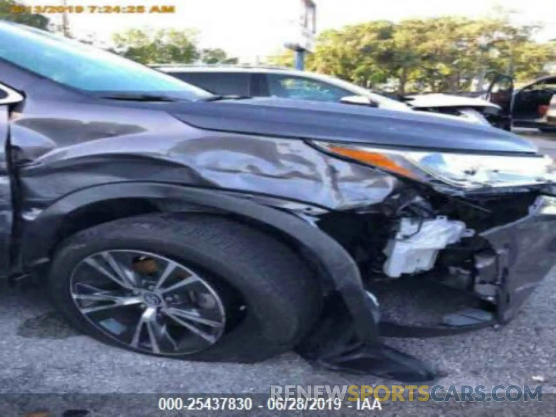 6 Photograph of a damaged car 5TDZZRFH7KS304747 TOYOTA HIGHLANDER 2019