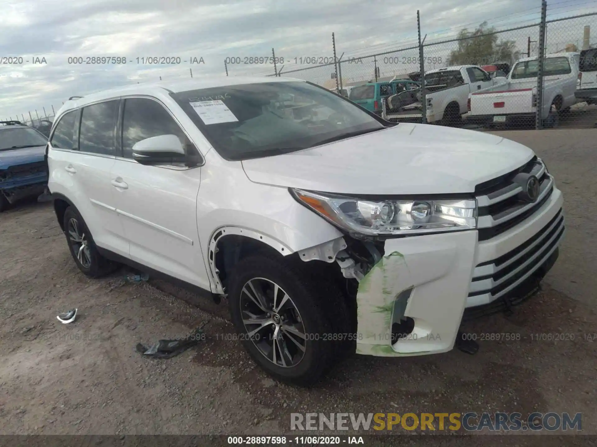 1 Photograph of a damaged car 5TDZZRFH7KS307700 TOYOTA HIGHLANDER 2019