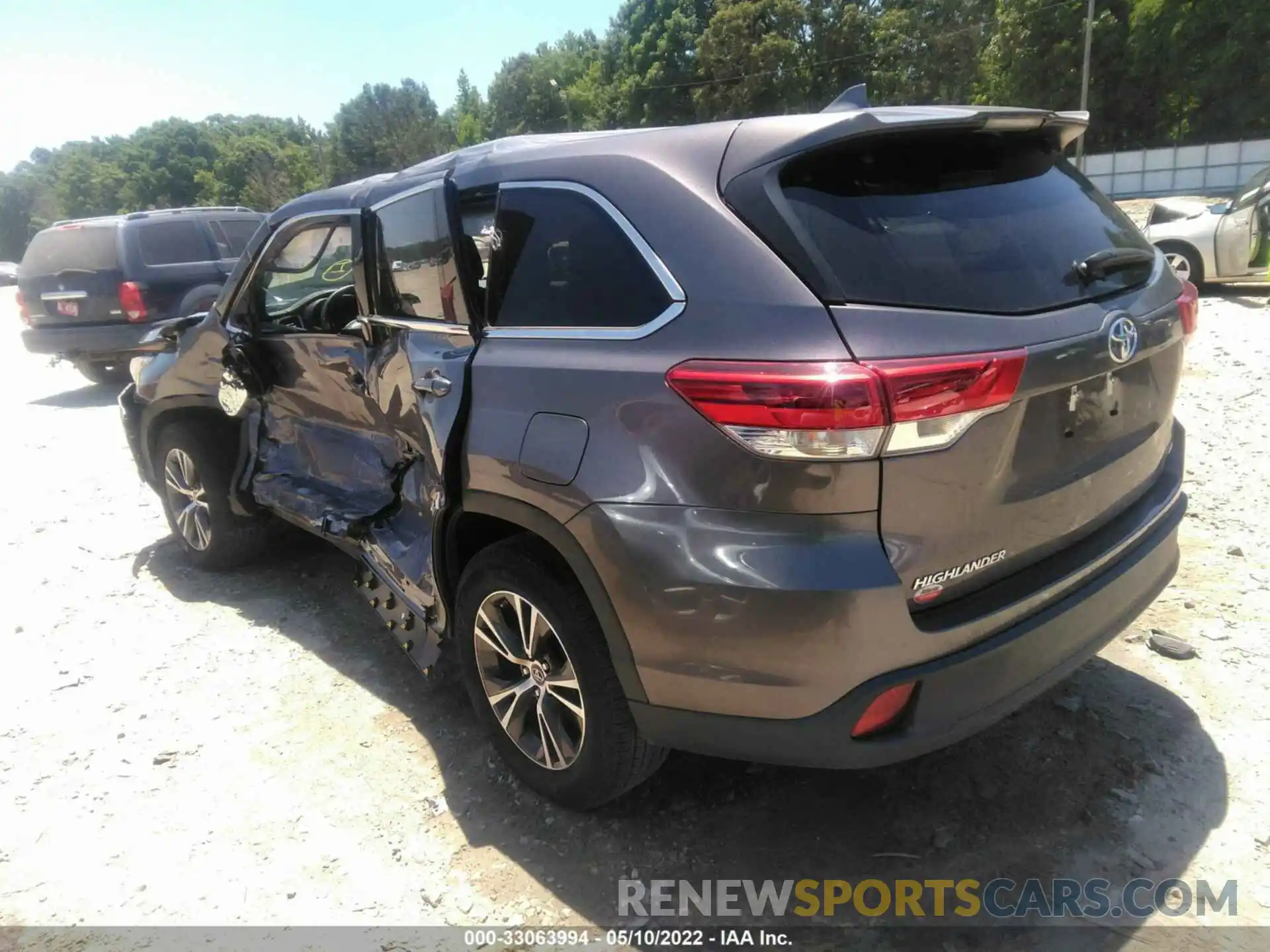 3 Photograph of a damaged car 5TDZZRFH7KS308474 TOYOTA HIGHLANDER 2019