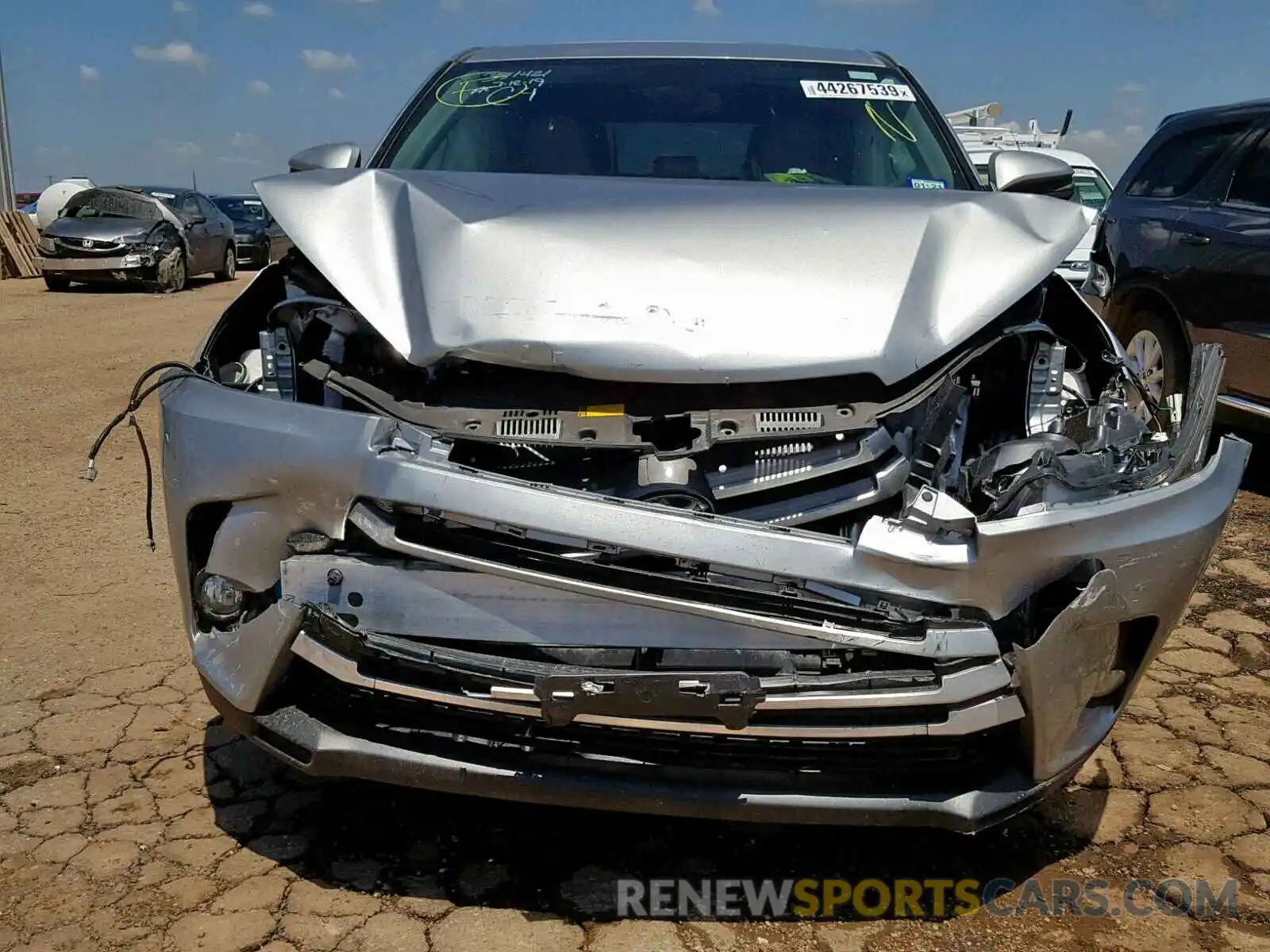 9 Photograph of a damaged car 5TDZZRFH7KS308524 TOYOTA HIGHLANDER 2019