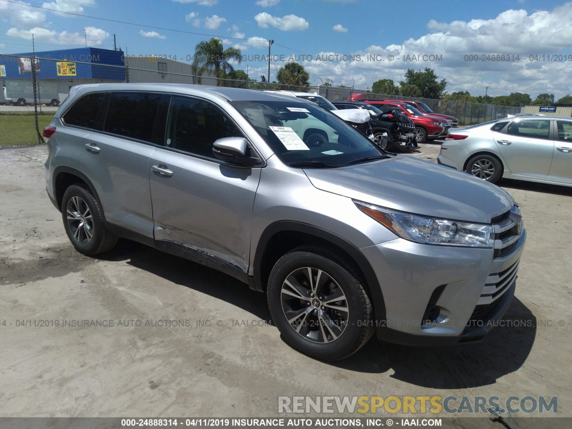 1 Photograph of a damaged car 5TDZZRFH7KS320026 TOYOTA HIGHLANDER 2019